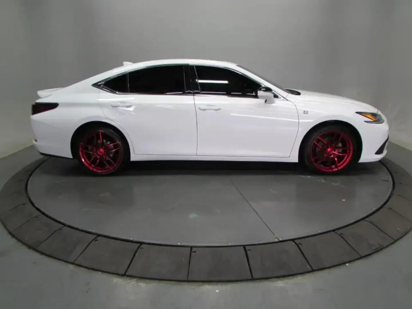 2020 /Circuit Red Lexus ES 350 F Sport (58AGZ1B11LU) with an 3.5L V6 DOHC 24V engine, Automatic transmission, located at 12830 Highway 21, De Soto, MO, 63020, (636) 337-7777, 38.153099, -90.573624 - **Experience Luxury and Performance with the 2020 Lexus ES 350 F SPORT Perfect for Your Daily Drive!**<br /> <br /> Are you searching for a vehicle that impeccably combines luxury, performance, and reliability? Look no further than the stunning 2020 Lexus ES 350 F SPORT, now available at Pettus CDJ - Photo#7
