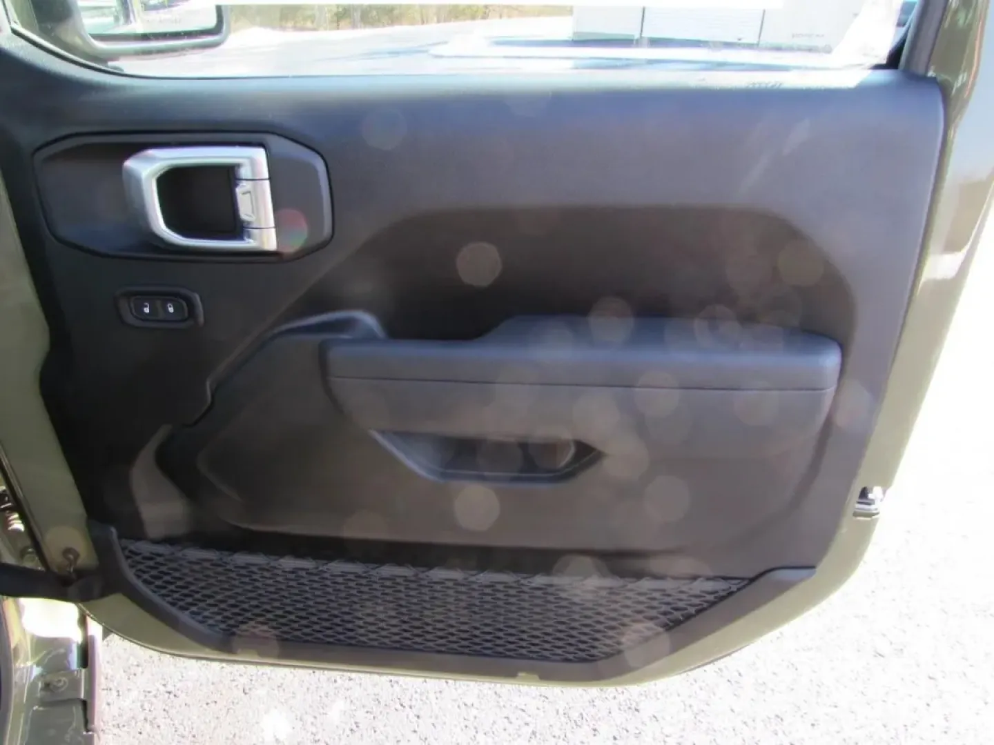 2026 /Black Jeep Wrangler Sport (1C4PJXANXTW) with an 2.0L L4 DOHC 16V TURBO engine, 6M transmission, located at 12830 Highway 21, De Soto, MO, 63020, (636) 337-7777, 38.153099, -90.573624 - **Unleash Your Adventurous Spirit with the 2026 Jeep Wrangler Sport at Pettus CDJR DeSoto!**<br /> <br /> If you're dreaming of weekend getaways filled with off-road adventures or simply want a reliable SUV for your daily commute, the 2026 Jeep Wrangler Sport is the perfect companion. With its rugge - Photo#24