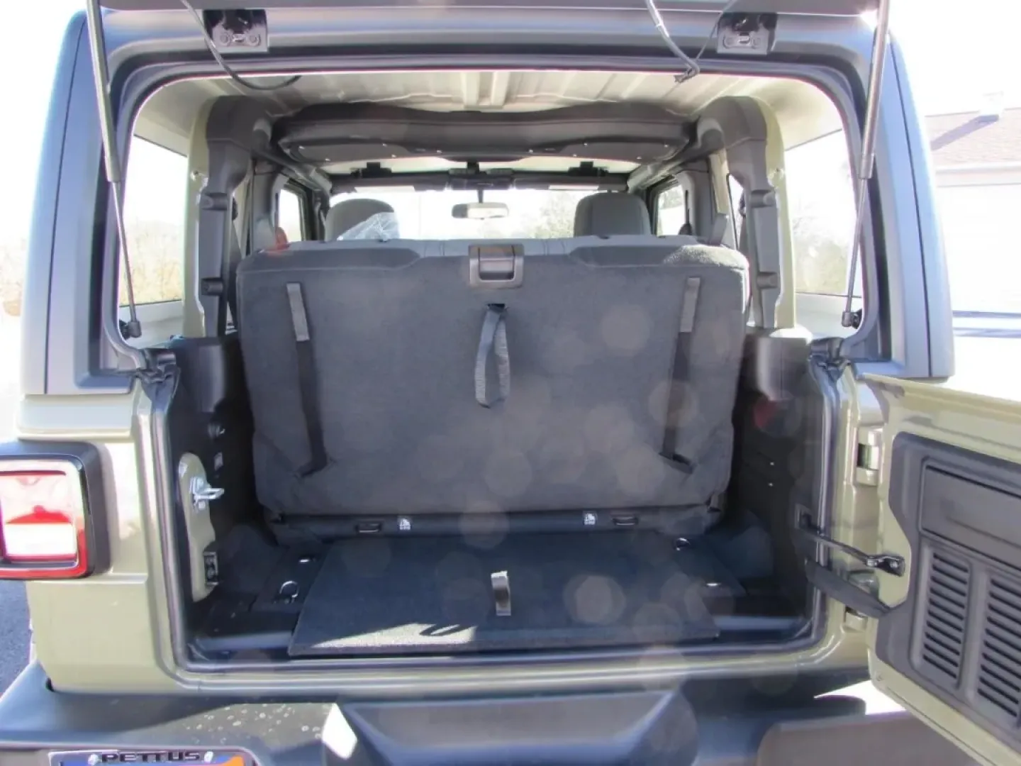 2026 /Black Jeep Wrangler Sport (1C4PJXANXTW) with an 2.0L L4 DOHC 16V TURBO engine, 6M transmission, located at 12830 Highway 21, De Soto, MO, 63020, (636) 337-7777, 38.153099, -90.573624 - **Unleash Your Adventurous Spirit with the 2026 Jeep Wrangler Sport at Pettus CDJR DeSoto!**<br /> <br /> If you're dreaming of weekend getaways filled with off-road adventures or simply want a reliable SUV for your daily commute, the 2026 Jeep Wrangler Sport is the perfect companion. With its rugge - Photo#26