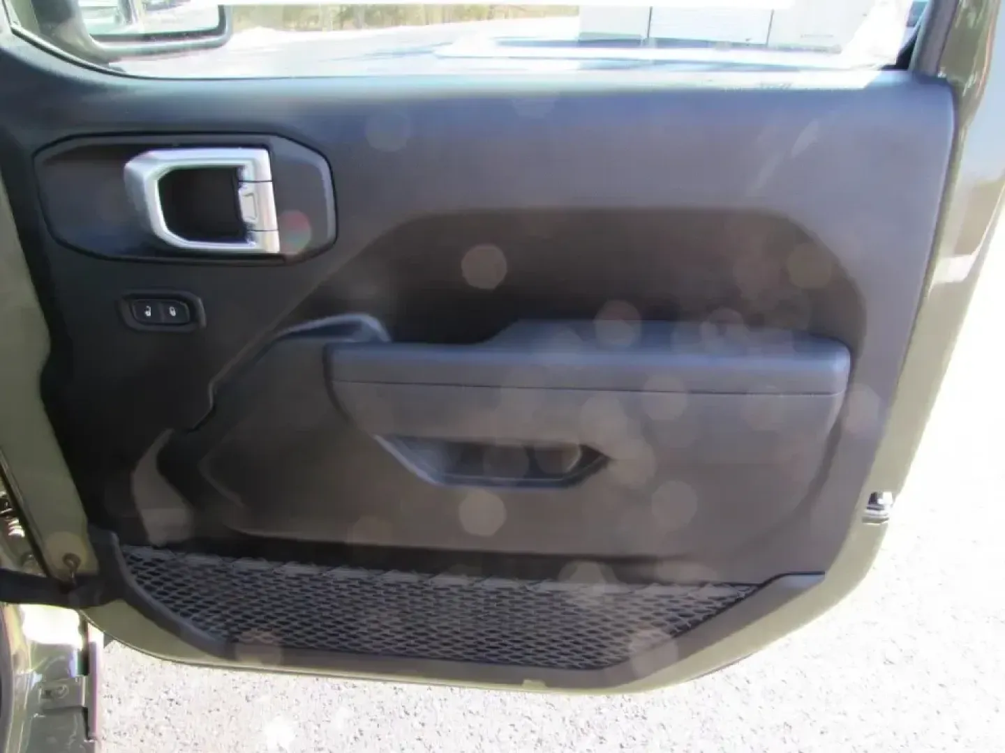 2026 /Black Jeep Wrangler Sport (1C4PJXANXTW) with an 2.0L L4 DOHC 16V TURBO engine, 6M transmission, located at 12830 Highway 21, De Soto, MO, 63020, (636) 337-7777, 38.153099, -90.573624 - **Unleash Your Adventurous Spirit with the 2026 Jeep Wrangler Sport at Pettus CDJR DeSoto!**<br /> <br /> If you're dreaming of weekend getaways filled with off-road adventures or simply want a reliable SUV for your daily commute, the 2026 Jeep Wrangler Sport is the perfect companion. With its rugge - Photo#24
