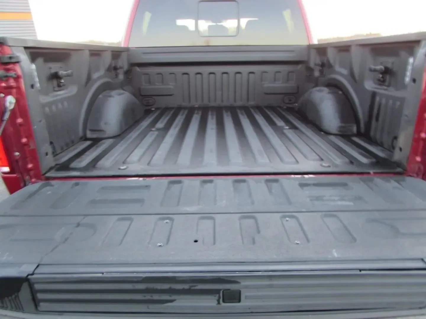 2019 /Black Ford F-150 XLT (1FTEW1E58KK) with an 5.0L V8 OHV 32V engine, 6A transmission, located at 12836 Highway 21, De Soto, MO, 63020, (636) 337-7777, 38.151867, -90.575615 - **Conquer Every Adventure with the 2019 Ford F-150 Your Ultimate Truck Companion!**<br /> <br /> Are you ready to elevate your lifestyle with a vehicle that's built for adventure? Whether you're hauling gear for a weekend camping trip, navigating the daily commute, or managing family logistics, the - Photo#14