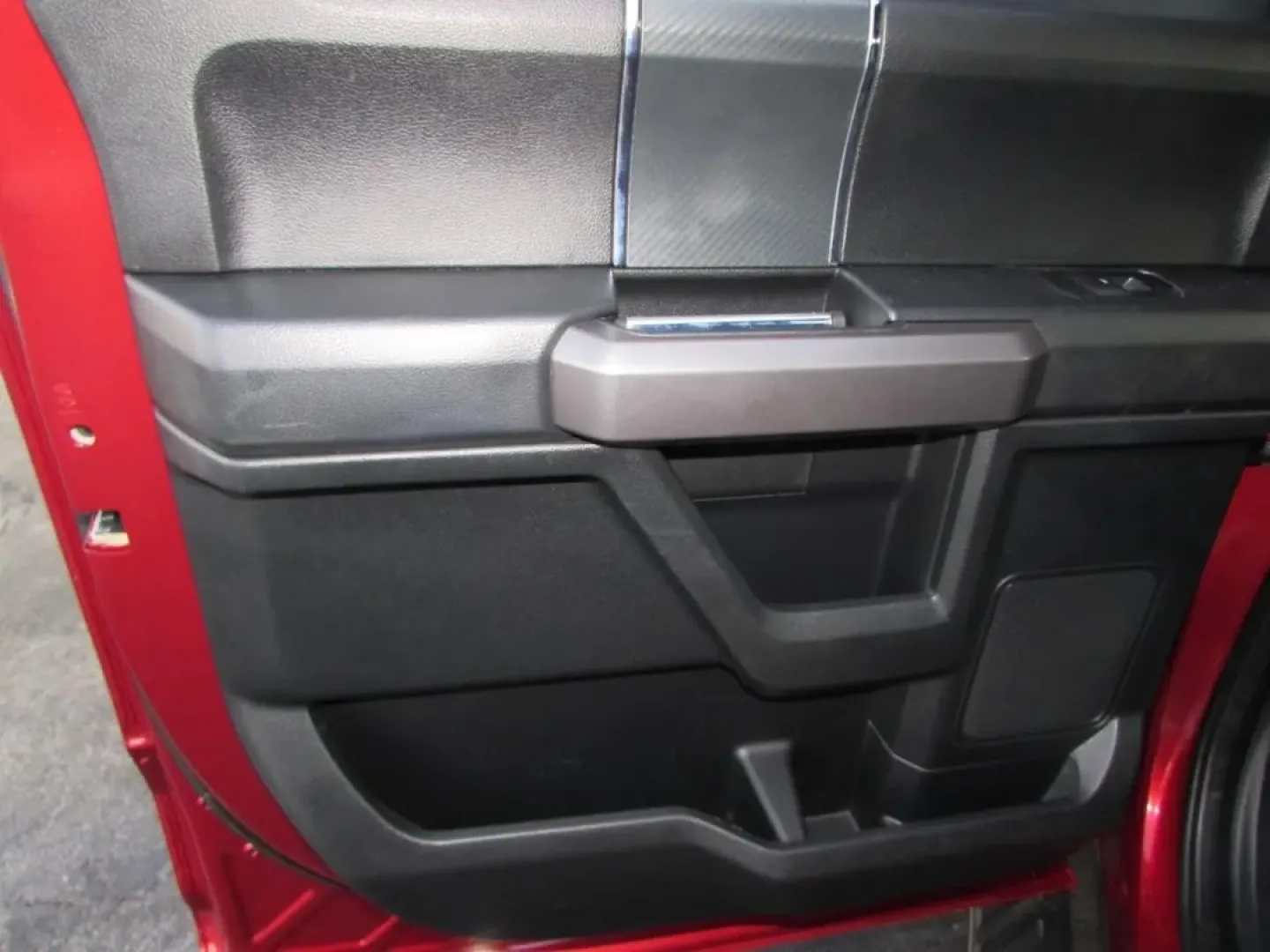 2019 /Black Ford F-150 XLT (1FTEW1E58KK) with an 5.0L V8 OHV 32V engine, 6A transmission, located at 12836 Highway 21, De Soto, MO, 63020, (636) 337-7777, 38.151867, -90.575615 - **Conquer Every Adventure with the 2019 Ford F-150 Your Ultimate Truck Companion!**<br /> <br /> Are you ready to elevate your lifestyle with a vehicle that's built for adventure? Whether you're hauling gear for a weekend camping trip, navigating the daily commute, or managing family logistics, the - Photo#29