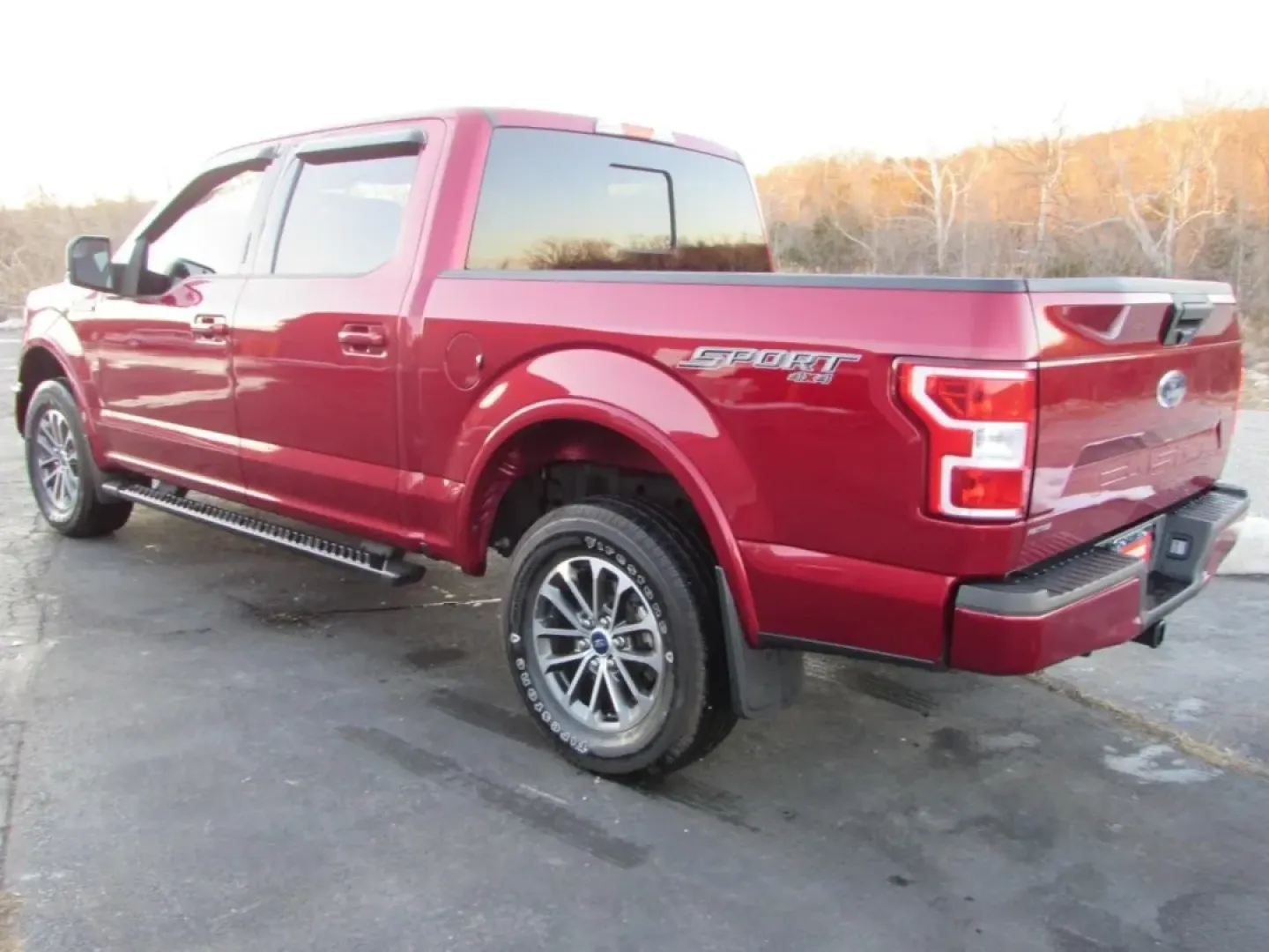 2019 /Black Ford F-150 XLT (1FTEW1E58KK) with an 5.0L V8 OHV 32V engine, 6A transmission, located at 12836 Highway 21, De Soto, MO, 63020, (636) 337-7777, 38.151867, -90.575615 - **Conquer Every Adventure with the 2019 Ford F-150 Your Ultimate Truck Companion!**<br /> <br /> Are you ready to elevate your lifestyle with a vehicle that's built for adventure? Whether you're hauling gear for a weekend camping trip, navigating the daily commute, or managing family logistics, the - Photo#4