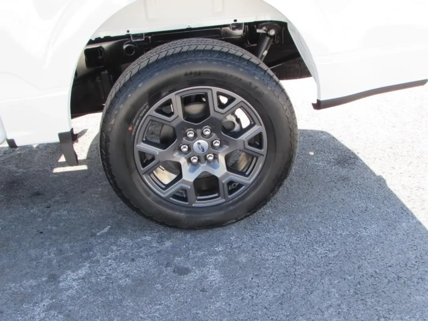 2026 /Black Ford F-150 STX (1FTEW2LP3TK) with an 2.7L V6 EcoBoost engine, 6A transmission, located at 12836 Highway 21, De Soto, MO, 63020, (636) 337-7777, 38.151867, -90.575615 - Transform your daily routine with the 2026 Ford F-150 STX, an exceptional choice for anyone seeking a powerful truck that doesn't sacrifice comfort and technology. Whether you're a busy professional commuting through De Soto or planning a weekend adventure in the scenic Ozarks, this rugged yet refin - Photo#9