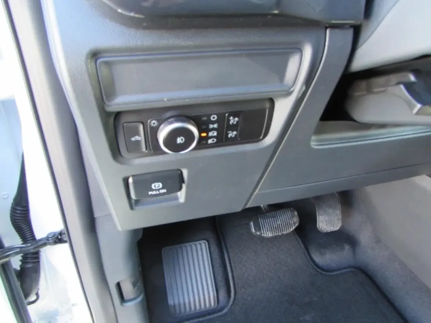 2026 /Black Ford F-150 STX (1FTEW2LP3TK) with an 2.7L V6 EcoBoost engine, 6A transmission, located at 12836 Highway 21, De Soto, MO, 63020, (636) 337-7777, 38.151867, -90.575615 - Transform your daily routine with the 2026 Ford F-150 STX, an exceptional choice for anyone seeking a powerful truck that doesn't sacrifice comfort and technology. Whether you're a busy professional commuting through De Soto or planning a weekend adventure in the scenic Ozarks, this rugged yet refin - Photo#15