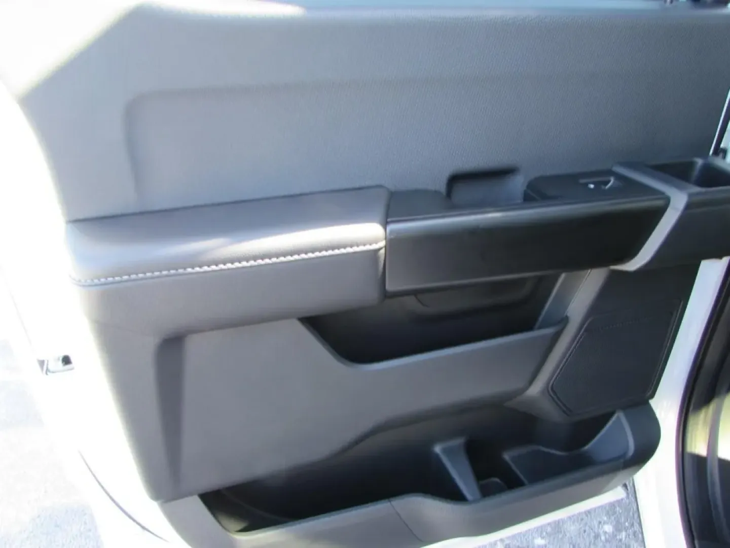 2026 /Black Ford F-150 STX (1FTEW2LP3TK) with an 2.7L V6 EcoBoost engine, 6A transmission, located at 12836 Highway 21, De Soto, MO, 63020, (636) 337-7777, 38.151867, -90.575615 - Transform your daily routine with the 2026 Ford F-150 STX, an exceptional choice for anyone seeking a powerful truck that doesn't sacrifice comfort and technology. Whether you're a busy professional commuting through De Soto or planning a weekend adventure in the scenic Ozarks, this rugged yet refin - Photo#26