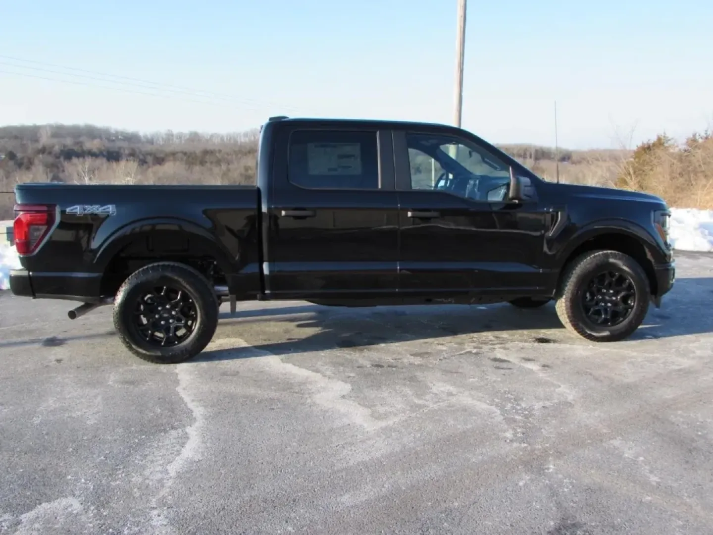 2026 /Black Ford F-150 STX (1FTEW2LPXTK) with an 2.7L V6 EcoBoost engine, 6A transmission, located at 12836 Highway 21, De Soto, MO, 63020, (636) 337-7777, 38.151867, -90.575615 - Looking for the perfect truck to enhance your work-life balance, family adventures, or weekend getaways? Look no further! At Pettus Ford De Soto in De Soto, MO, we present to you a fantastic opportunity to own a near-new 2026 Ford F-150 STX. With just 5 miles on the odometer, this quality used vehic - Photo#7