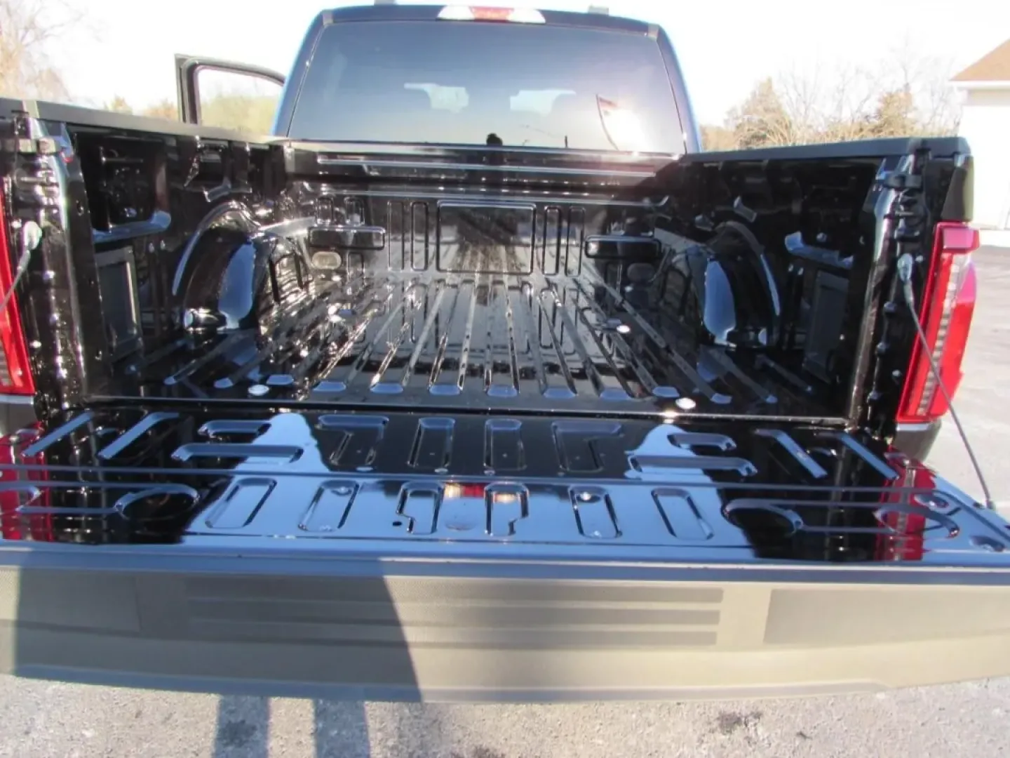 2026 /Black Ford F-150 STX (1FTEW2LPXTK) with an 2.7L V6 EcoBoost engine, 6A transmission, located at 12836 Highway 21, De Soto, MO, 63020, (636) 337-7777, 38.151867, -90.575615 - Looking for the perfect truck to enhance your work-life balance, family adventures, or weekend getaways? Look no further! At Pettus Ford De Soto in De Soto, MO, we present to you a fantastic opportunity to own a near-new 2026 Ford F-150 STX. With just 5 miles on the odometer, this quality used vehic - Photo#12