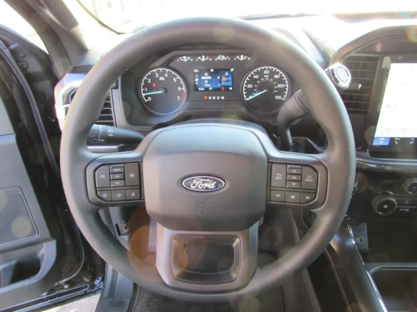 2026 /Black Ford F-150 STX (1FTEW2LPXTK) with an 2.7L V6 EcoBoost engine, 6A transmission, located at 12836 Highway 21, De Soto, MO, 63020, (636) 337-7777, 38.151867, -90.575615 - Looking for the perfect truck to enhance your work-life balance, family adventures, or weekend getaways? Look no further! At Pettus Ford De Soto in De Soto, MO, we present to you a fantastic opportunity to own a near-new 2026 Ford F-150 STX. With just 5 miles on the odometer, this quality used vehic - Photo#16