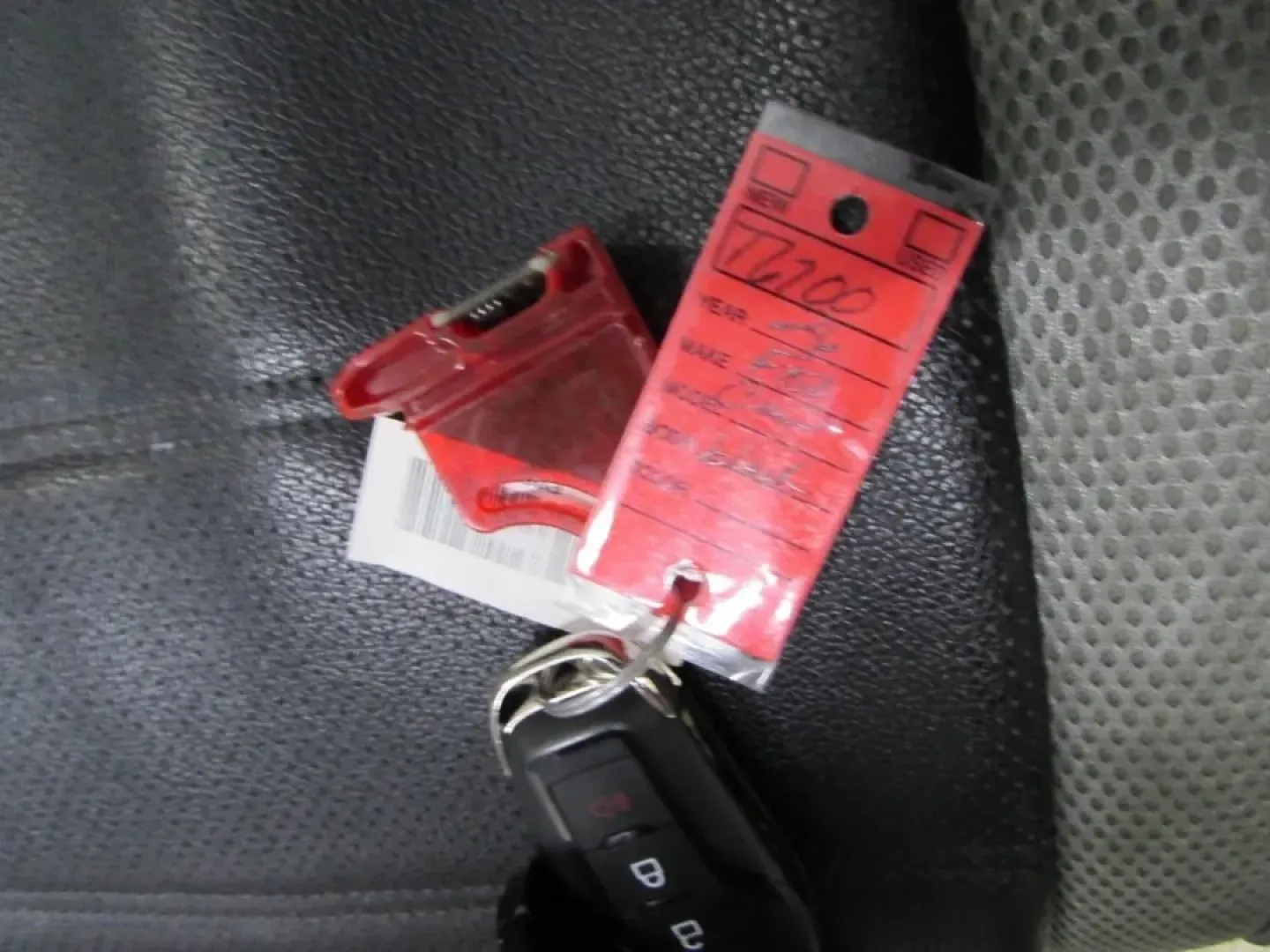 2026 /Black Ford F-150 STX (1FTEW2LPXTK) with an 2.7L V6 EcoBoost engine, 6A transmission, located at 12836 Highway 21, De Soto, MO, 63020, (636) 337-7777, 38.151867, -90.575615 - Looking for the perfect truck to enhance your work-life balance, family adventures, or weekend getaways? Look no further! At Pettus Ford De Soto in De Soto, MO, we present to you a fantastic opportunity to own a near-new 2026 Ford F-150 STX. With just 5 miles on the odometer, this quality used vehic - Photo#27