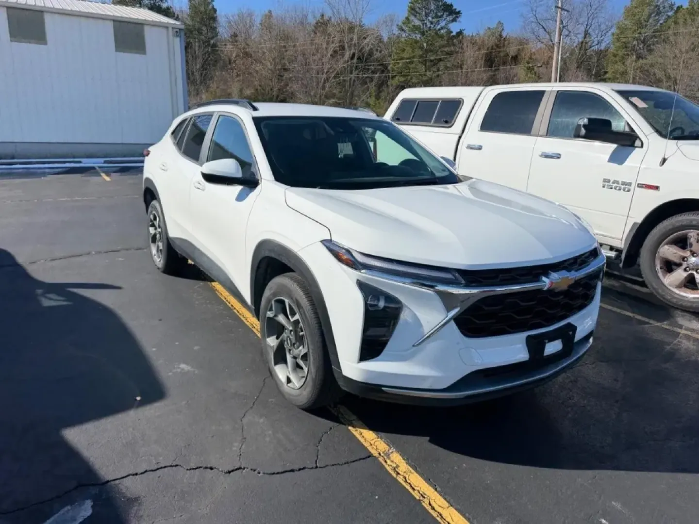 2025 /Jet Black with Blue accents Cloth Chevrolet Trax LT (KL77LHEP5SC) with an 1.2L engine, Automatic transmission, located at 970 Woodlawn Dr., Farmington, MO, 63640, (573) 431-7800, 37.825642, -90.468674 - ### Embrace Adventure with the 2025 Chevrolet Trax LT Your Ideal SUV Awaits at Pettus CDJR Farmington!<br /> <br /> Are you ready to elevate your daily commute or weekend adventures? Look no further than the 2025 Chevrolet Trax LT, where versatility meets style, making it the perfect companion for - Photo#1