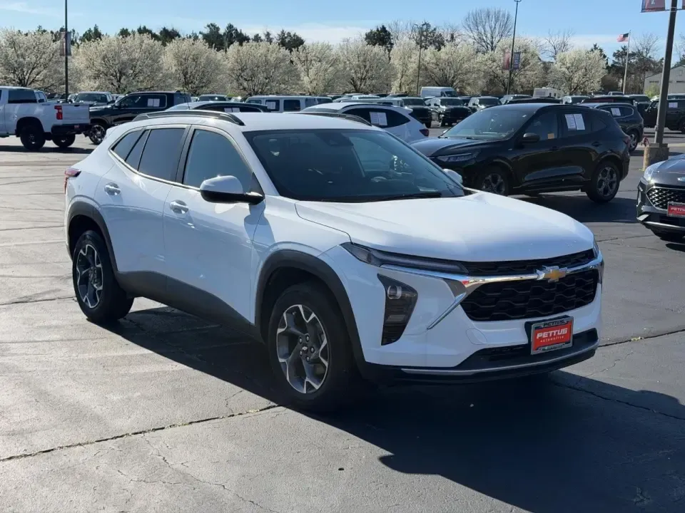 photo of 2025 Chevrolet Trax LT