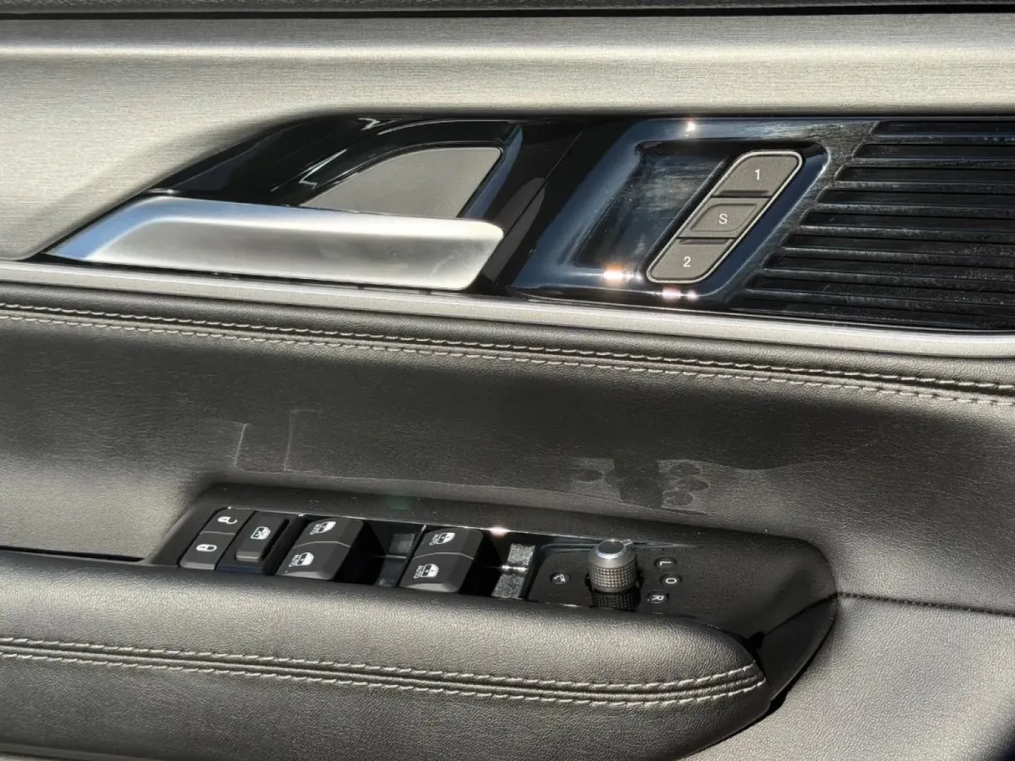 2026 /Global Black Leather Jeep Grand Wagoneer Limited (1C4SJVBP0TS) with an 3.0L I6 Hurricane SO Twin Turbo ESS engine, Automatic transmission, located at 970 Woodlawn Dr., Farmington, MO, 63640, (573) 431-7800, 37.825642, -90.468674 - Are you looking for the ultimate family SUV that combines luxury with rugged capability? Look no further than the stunning 2026 Jeep Grand Wagoneer Limited, now available at Pettus CDJR Farmington in Farmington, MO. This exceptional vehicle is perfect for growing families and adventure seekers alike - Photo#18