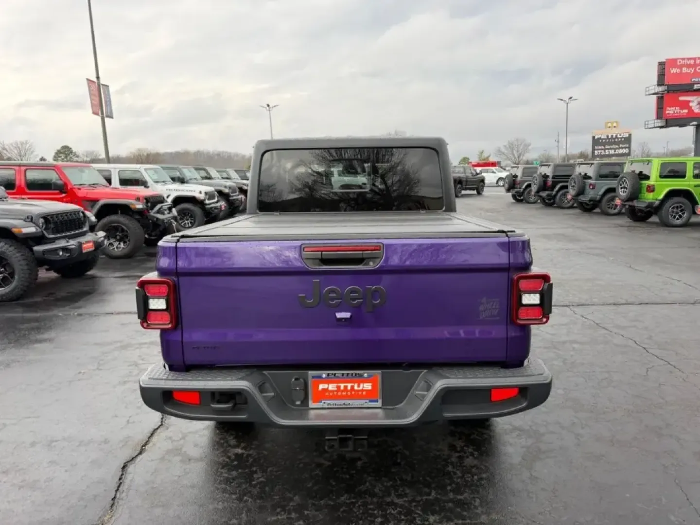 2026 /Black Cloth Jeep Gladiator Willys (1C6PJTAG2TL) with an 3.6L V6 engine, 6M transmission, located at 970 Woodlawn Dr., Farmington, MO, 63640, (573) 431-7800, 37.825642, -90.468674 - **Unleash Adventure with the 2026 Jeep Gladiator Willys Your Ultimate Off-Road Companion!**<br /> <br /> If you're seeking a vehicle that perfectly balances rugged capability with everyday practicality, look no further than the 2026 Jeep Gladiator Willys. Whether you're planning your next weekend a - Photo#3