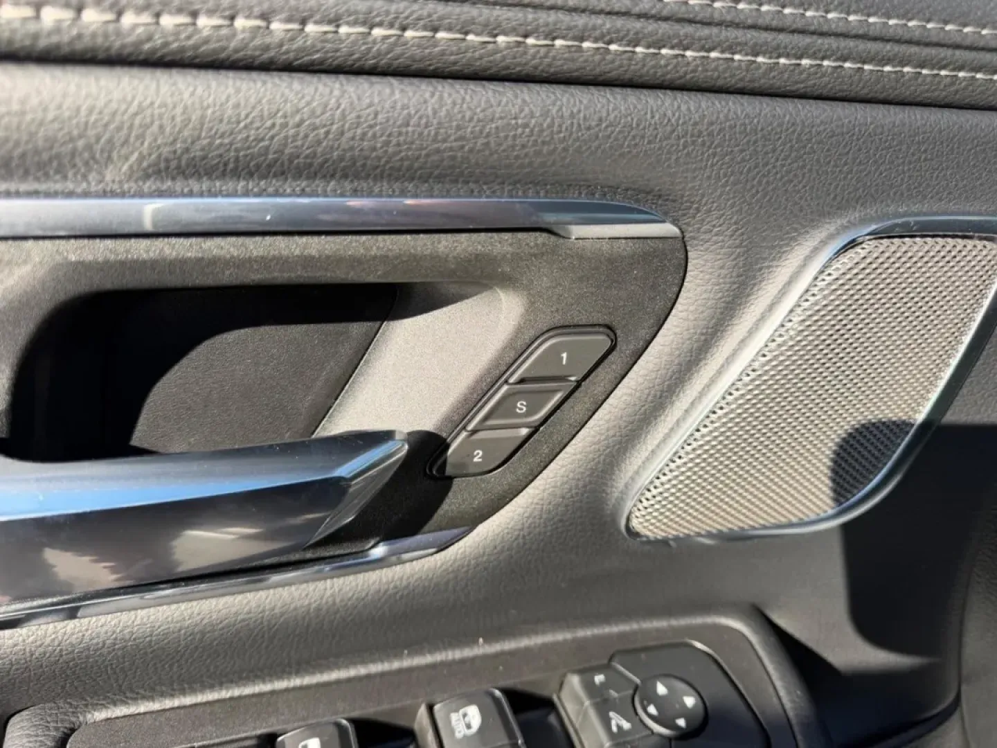 2026 /Black Leather Ram 1500 Laramie (1C6SRFJT9TN) with an 5.7L engine, Automatic transmission, located at 970 Woodlawn Dr., Farmington, MO, 63640, (573) 431-7800, 37.825642, -90.468674 - **Unleash Adventure with the 2026 Ram 1500 Laramie at Pettus CDJR Farmington!**<br /> <br /> Are you ready to elevate your lifestyle with a vehicle that embodies rugged sophistication and unmatched capability? Whether you're a weekend warrior planning your next adventure, a growing family seeking th - Photo#19