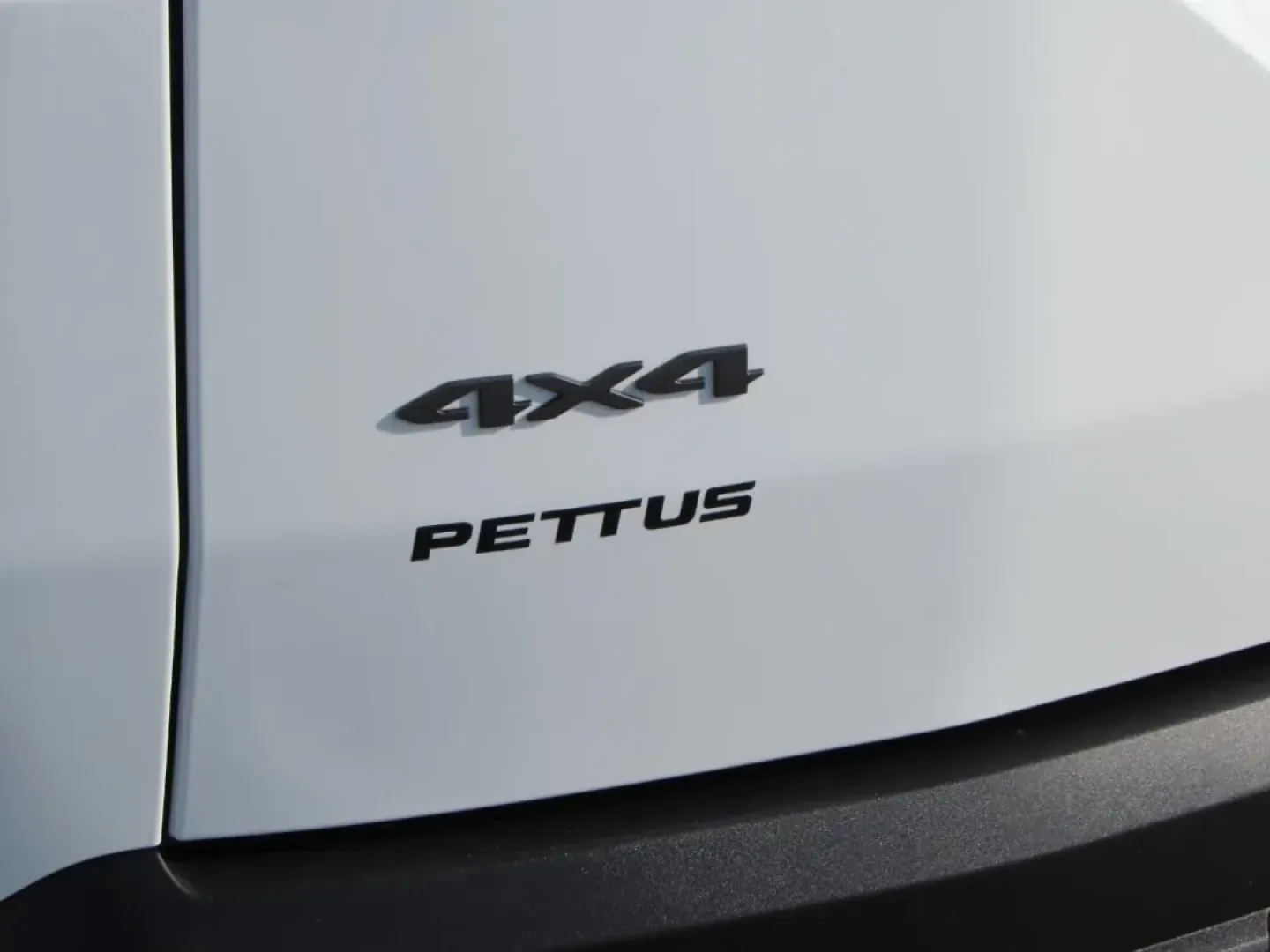 2026 /Global Black Jeep Cherokee Laredo (3C4PJMB22TT) with an 1.6L L4 DOHC 16V HYBRID engine, located at 12830 Highway 21, De Soto, MO, 63020, (636) 337-7777, 38.153099, -90.573624 - Picture your next weekend: a quick grocery run in De Soto turns into a spontaneous drive down Highway 21, then a family-friendly detour toward Washington State Park or a scenic cruise past the shops and eateries near Main Street-without worrying about weather, road conditions, or fuel stops. This ** - Photo#35