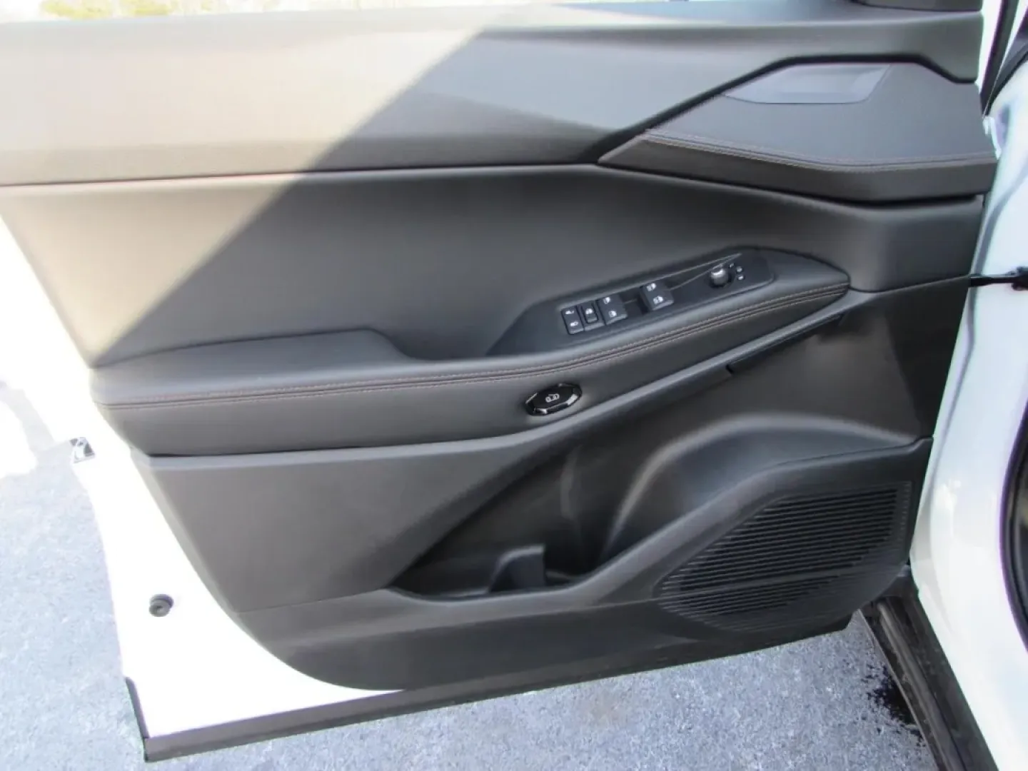 2026 /Global Black Jeep Cherokee Laredo (3C4PJMB22TT) with an 1.6L L4 DOHC 16V HYBRID engine, located at 12830 Highway 21, De Soto, MO, 63020, (636) 337-7777, 38.153099, -90.573624 - Picture your next weekend: a quick grocery run in De Soto turns into a spontaneous drive down Highway 21, then a family-friendly detour toward Washington State Park or a scenic cruise past the shops and eateries near Main Street-without worrying about weather, road conditions, or fuel stops. This ** - Photo#36