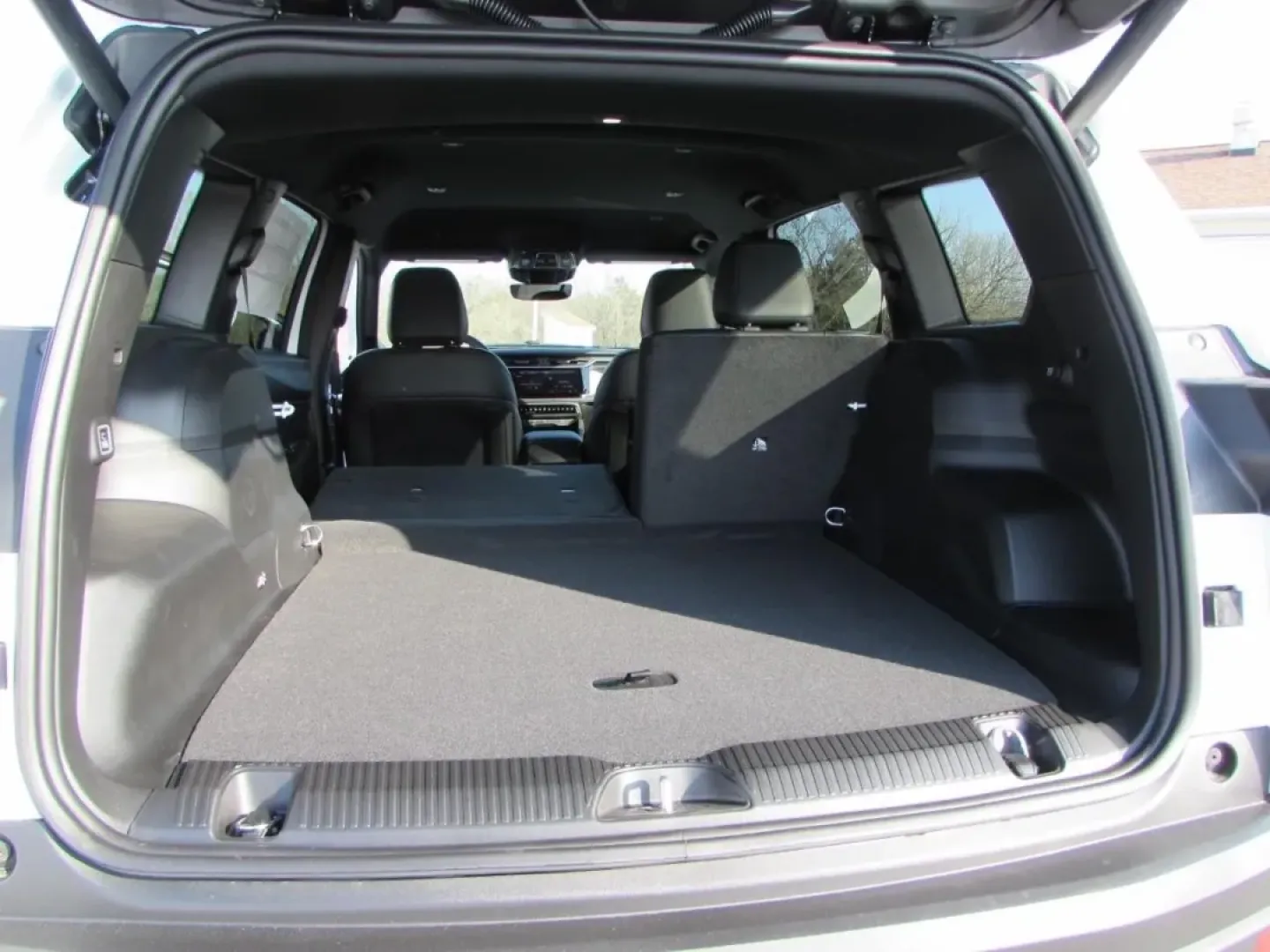 2026 /Global Black Jeep Cherokee Laredo (3C4PJMB22TT) with an 1.6L L4 DOHC 16V HYBRID engine, located at 12830 Highway 21, De Soto, MO, 63020, (636) 337-7777, 38.153099, -90.573624 - Picture your next weekend: a quick grocery run in De Soto turns into a spontaneous drive down Highway 21, then a family-friendly detour toward Washington State Park or a scenic cruise past the shops and eateries near Main Street-without worrying about weather, road conditions, or fuel stops. This ** - Photo#54