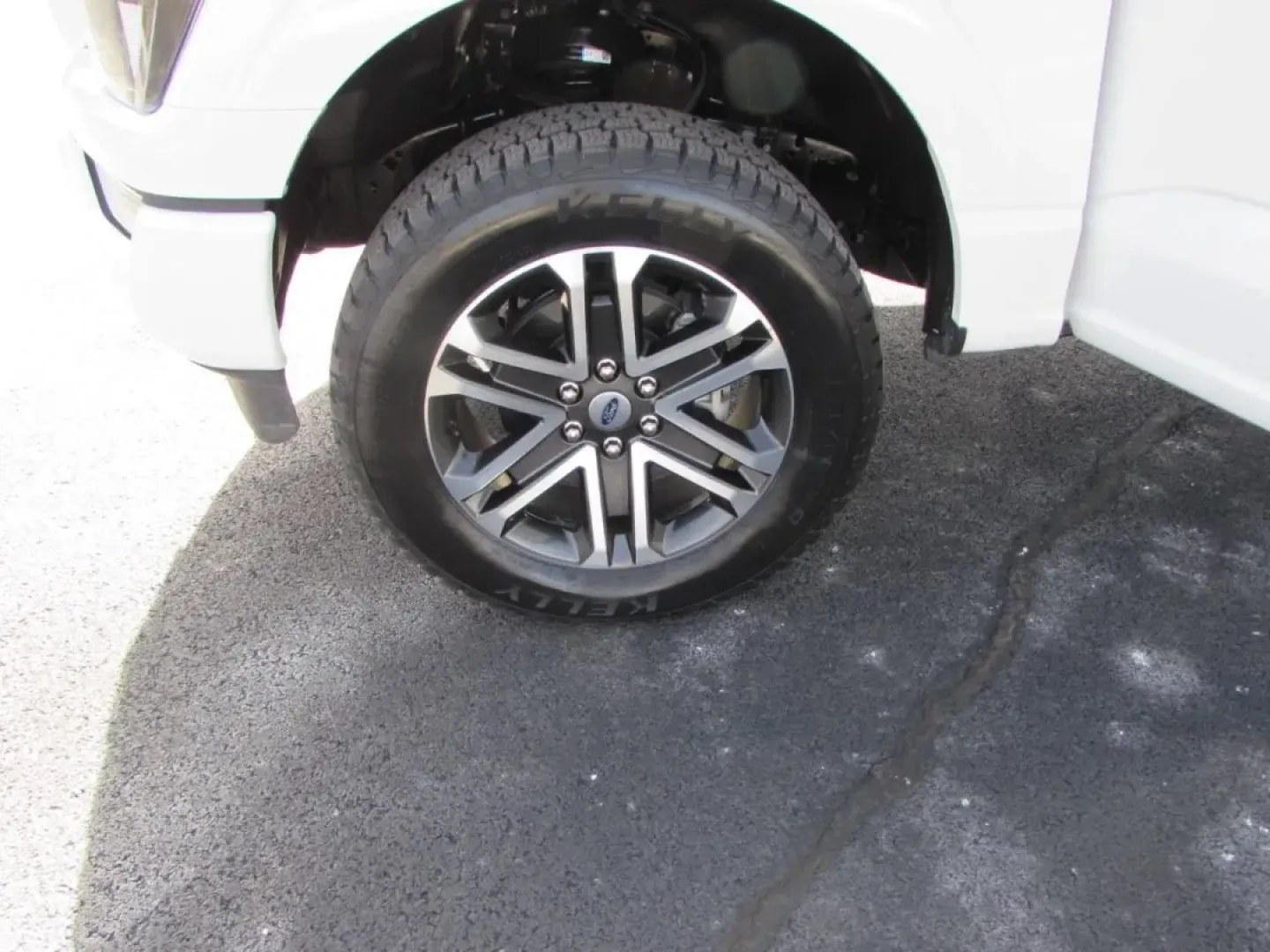 2023 /Black Ford F-150 XL (1FTEX1EP3PK) with an 2.7L V6 DOHC 24V engine, Automatic transmission, located at 12836 Highway 21, De Soto, MO, 63020, (636) 337-7777, 38.151867, -90.575615 - Whether your weekends revolve around hauling gear to the river, towing a trailer to a campsite, or simply powering through a long commute with confidence when Missouri weather turns, this **2023 Ford F-150** is built for real life. It's the kind of truck that fits right in on Hwy 21, handles farm-an - Photo#9