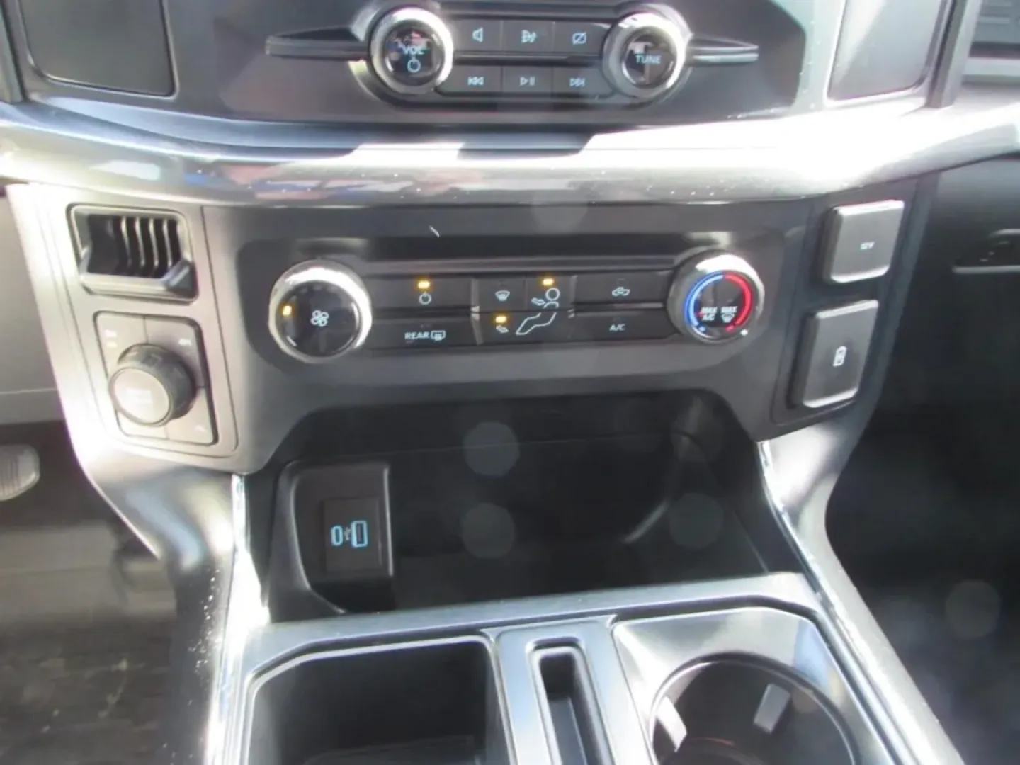 2023 /Black Ford F-150 XL (1FTEX1EP3PK) with an 2.7L V6 DOHC 24V engine, Automatic transmission, located at 12836 Highway 21, De Soto, MO, 63020, (636) 337-7777, 38.151867, -90.575615 - Whether your weekends revolve around hauling gear to the river, towing a trailer to a campsite, or simply powering through a long commute with confidence when Missouri weather turns, this **2023 Ford F-150** is built for real life. It's the kind of truck that fits right in on Hwy 21, handles farm-an - Photo#24