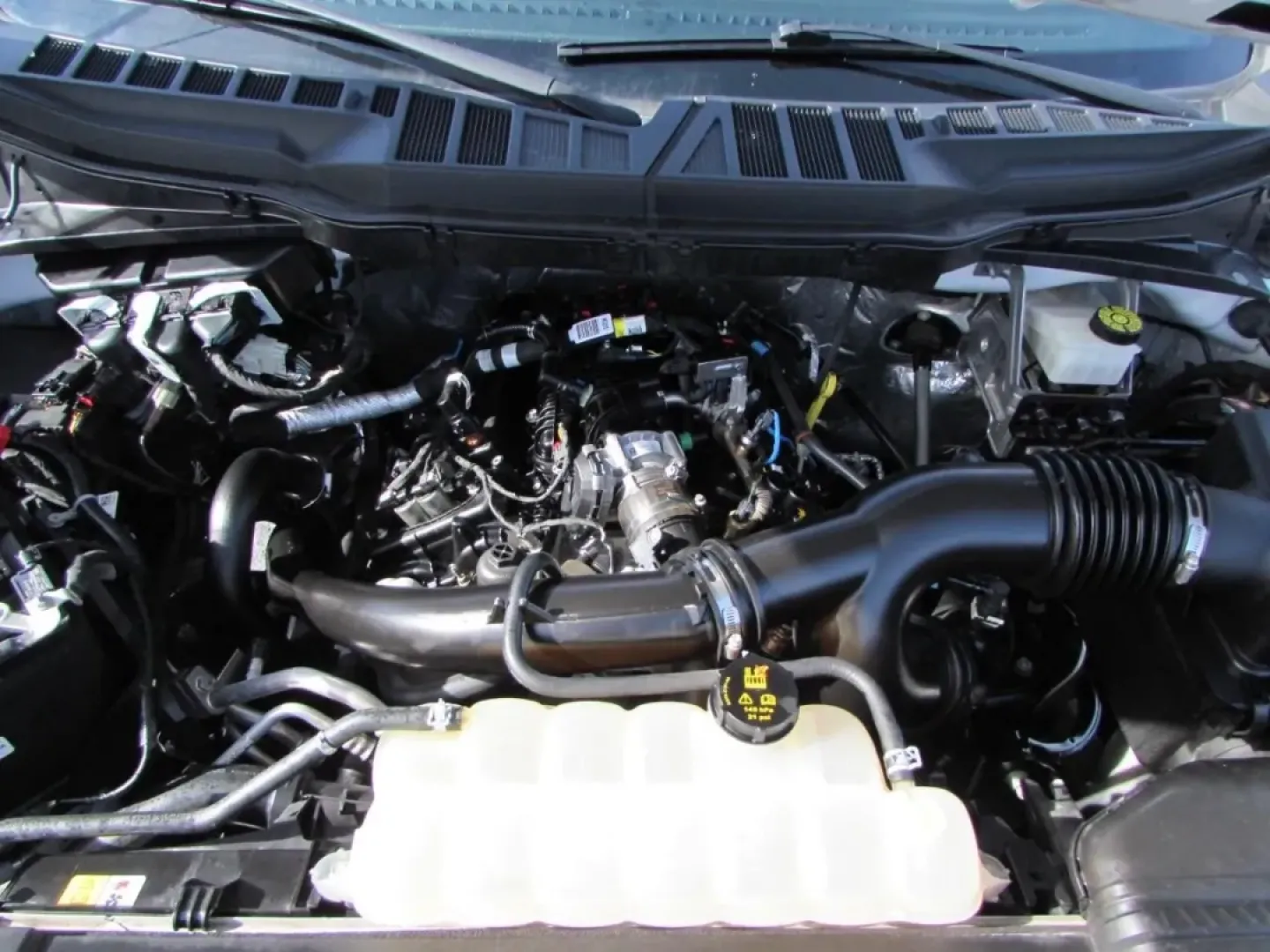 2023 /Black Ford F-150 XL (1FTEX1EP3PK) with an 2.7L V6 DOHC 24V engine, Automatic transmission, located at 12836 Highway 21, De Soto, MO, 63020, (636) 337-7777, 38.151867, -90.575615 - Whether your weekends revolve around hauling gear to the river, towing a trailer to a campsite, or simply powering through a long commute with confidence when Missouri weather turns, this **2023 Ford F-150** is built for real life. It's the kind of truck that fits right in on Hwy 21, handles farm-an - Photo#8