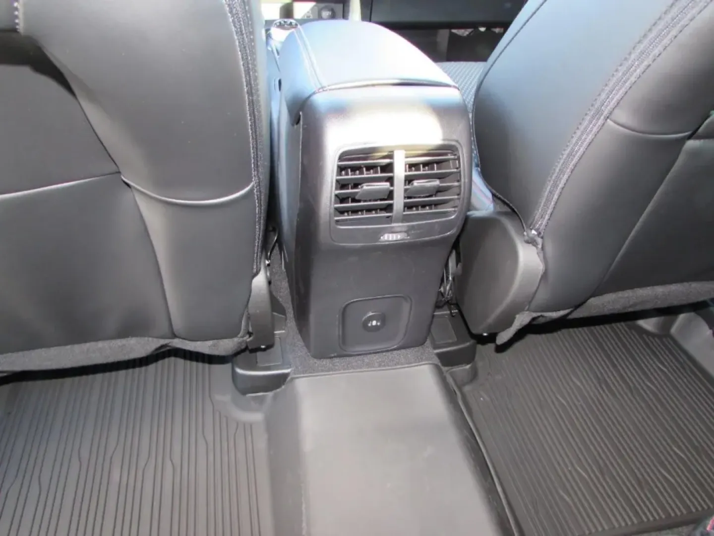 2026 /Ebony Ford Escape ST-Line Select (1FMCU9NA8TU) with an 2.0L engine, 8A transmission, located at 12836 Highway 21, De Soto, MO, 63020, (636) 337-7777, 38.151867, -90.575615 - Need a versatile SUV that can handle weekday commutes from De Soto to St. Louis, school drop-offs, and spontaneous weekend getaways to the Ozarks without feeling bulky? This 2026 Ford Escape ST-Line Select AWD is built for real life-easy to park, confident in changing Missouri weather, and comfortab - Photo#24