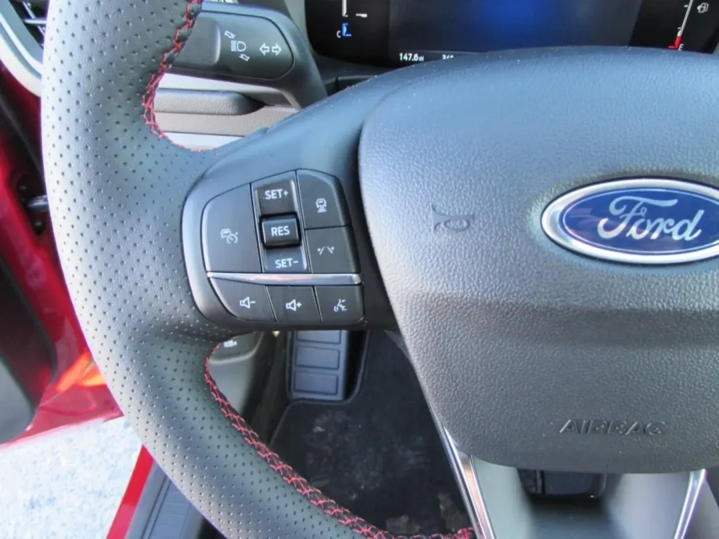 2026 /Ebony Ford Escape ST-Line Select (1FMCU9NZ1TU) with an 2.5L iVCT Atkinson Cycle I-4 Hybrid engine, CVT transmission, located at 12836 Highway 21, De Soto, MO, 63020, (636) 337-7777, 38.151867, -90.575615 - If your week is a mix of school drop-offs, I-55 commutes, and weekend getaways to the parks and backroads around Jefferson County, this 2026 Ford Escape Hybrid ST-Line Select is built for your real life. With All Wheel Drive confidence, hybrid efficiency, and a sporty ST-Line vibe, it's the kind of - Photo#14