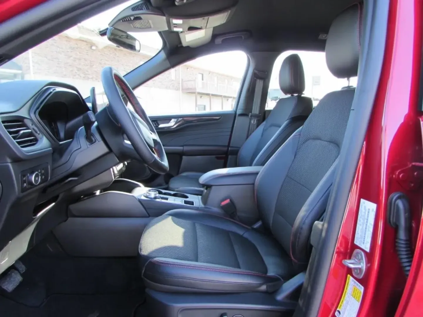 2026 /Ebony Ford Escape ST-Line Select (1FMCU9NZ1TU) with an 2.5L iVCT Atkinson Cycle I-4 Hybrid engine, CVT transmission, located at 12836 Highway 21, De Soto, MO, 63020, (636) 337-7777, 38.151867, -90.575615 - If your week is a mix of school drop-offs, I-55 commutes, and weekend getaways to the parks and backroads around Jefferson County, this 2026 Ford Escape Hybrid ST-Line Select is built for your real life. With All Wheel Drive confidence, hybrid efficiency, and a sporty ST-Line vibe, it's the kind of - Photo#39