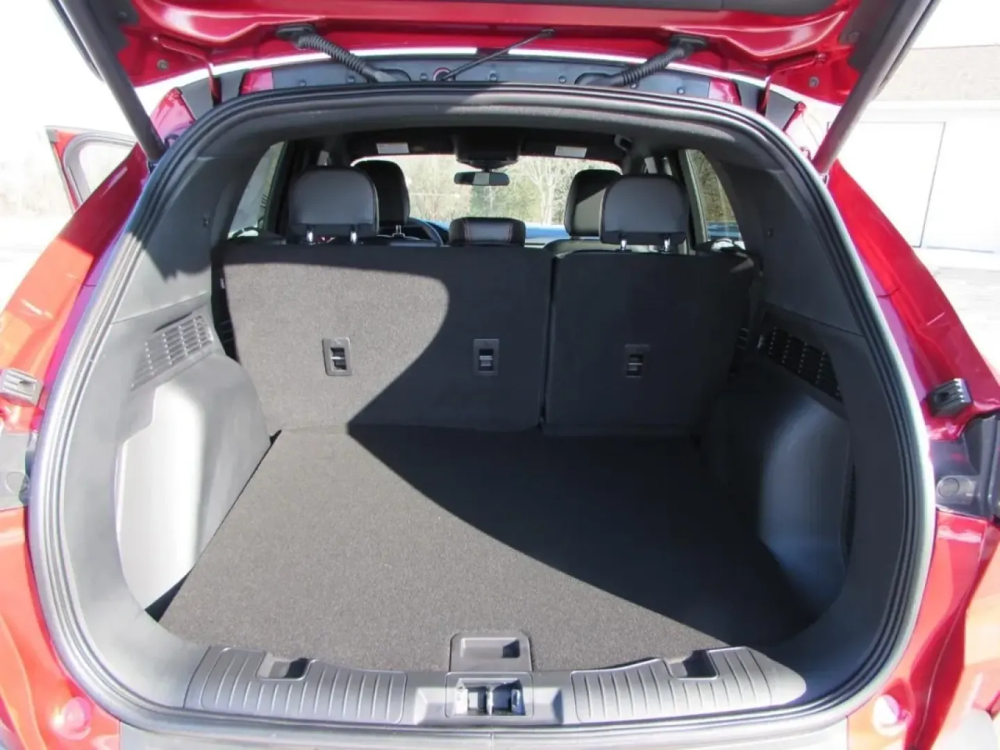 2026 /Ebony Ford Escape ST-Line Select (1FMCU9NZ1TU) with an 2.5L iVCT Atkinson Cycle I-4 Hybrid engine, CVT transmission, located at 12836 Highway 21, De Soto, MO, 63020, (636) 337-7777, 38.151867, -90.575615 - If your week is a mix of school drop-offs, I-55 commutes, and weekend getaways to the parks and backroads around Jefferson County, this 2026 Ford Escape Hybrid ST-Line Select is built for your real life. With All Wheel Drive confidence, hybrid efficiency, and a sporty ST-Line vibe, it's the kind of - Photo#53