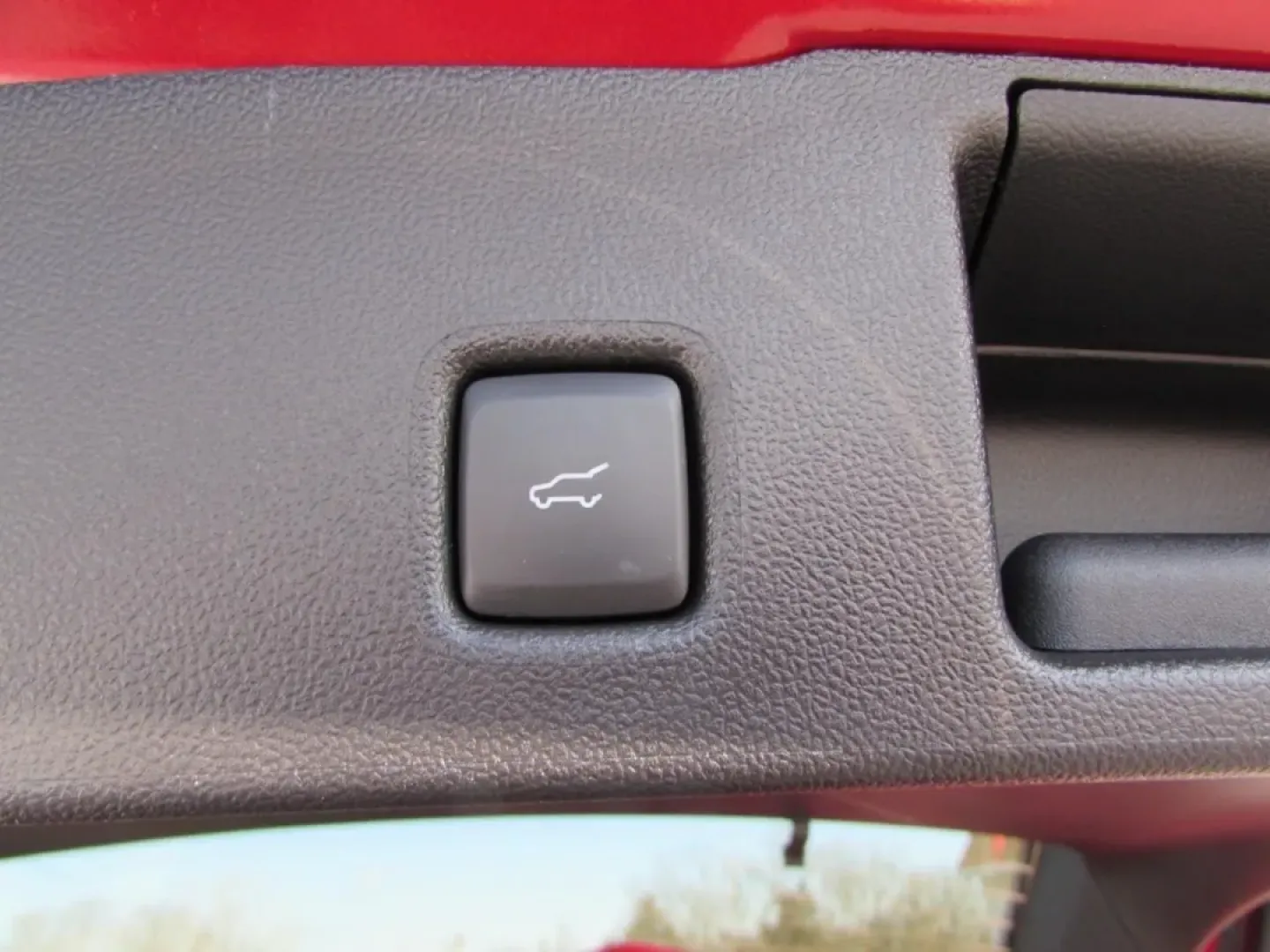 2026 /Ebony Ford Escape ST-Line Select (1FMCU9NZ1TU) with an 2.5L iVCT Atkinson Cycle I-4 Hybrid engine, CVT transmission, located at 12836 Highway 21, De Soto, MO, 63020, (636) 337-7777, 38.151867, -90.575615 - If your week is a mix of school drop-offs, I-55 commutes, and weekend getaways to the parks and backroads around Jefferson County, this 2026 Ford Escape Hybrid ST-Line Select is built for your real life. With All Wheel Drive confidence, hybrid efficiency, and a sporty ST-Line vibe, it's the kind of - Photo#54