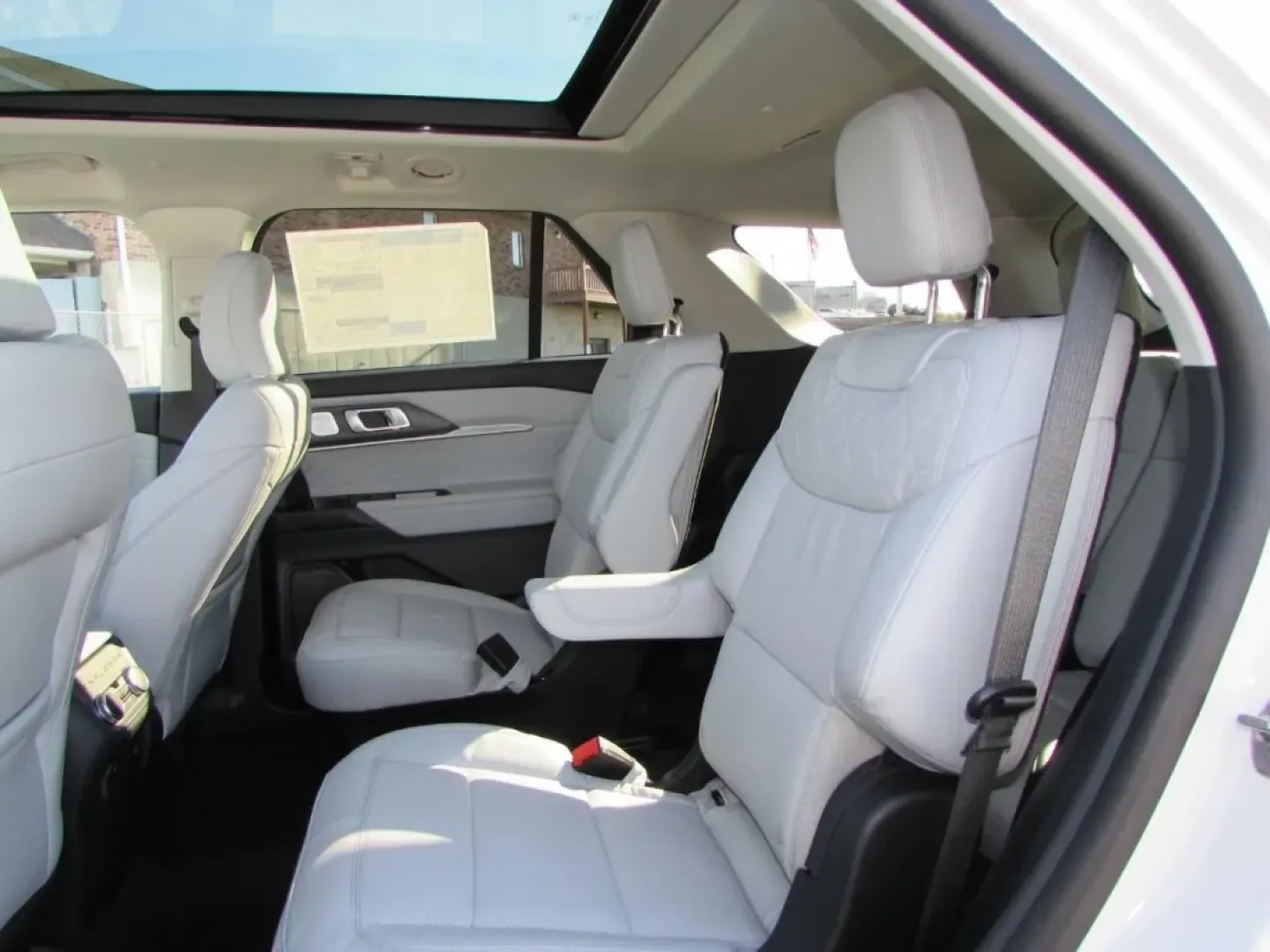 2026 /Salt Crystal/Onyx Ford Explorer Platinum (1FMUK8HH5TG) with an 2.3L EcoBoost I-4 engine, Automatic transmission, located at 12836 Highway 21, De Soto, MO, 63020, (636) 337-7777, 38.151867, -90.575615 - Build your next chapter around comfort, confidence, and room to roam-because a three-row SUV should make weekday carpools feel easy and weekend escapes feel effortless. This **2026 Ford Explorer Platinum** is a near-new, road-trip-ready SUV that fits life in and around De Soto, whether you're commut - Photo#30