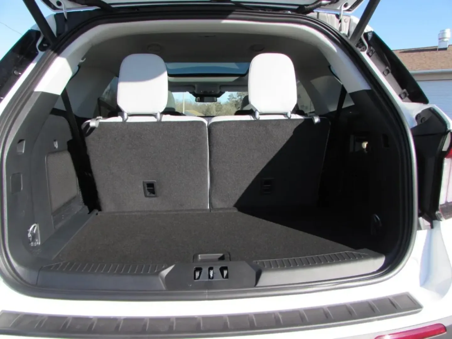 2026 /Salt Crystal/Onyx Ford Explorer Platinum (1FMUK8HH5TG) with an 2.3L EcoBoost I-4 engine, Automatic transmission, located at 12836 Highway 21, De Soto, MO, 63020, (636) 337-7777, 38.151867, -90.575615 - Build your next chapter around comfort, confidence, and room to roam-because a three-row SUV should make weekday carpools feel easy and weekend escapes feel effortless. This **2026 Ford Explorer Platinum** is a near-new, road-trip-ready SUV that fits life in and around De Soto, whether you're commut - Photo#34