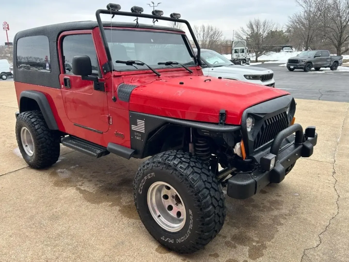 2004 /Dark Gray Cloth Jeep Wrangler Unlimited (1J4FA49S54P) with an 4.0L SMPI I6 engine, Automatic transmission, located at 970 Woodlawn Dr., Farmington, MO, 63640, (573) 431-7800, 37.825642, -90.468674 - Weekend trails, lake days, and top-down backroad drives are what the Jeep Wrangler was built for-and this 2004 Jeep Wrangler Sport makes it easy to turn an ordinary Saturday into an Ozarks-style adventure. With classic Wrangler simplicity, true Four Wheel Drive capability, and just 84,802 miles, it' - Photo#5