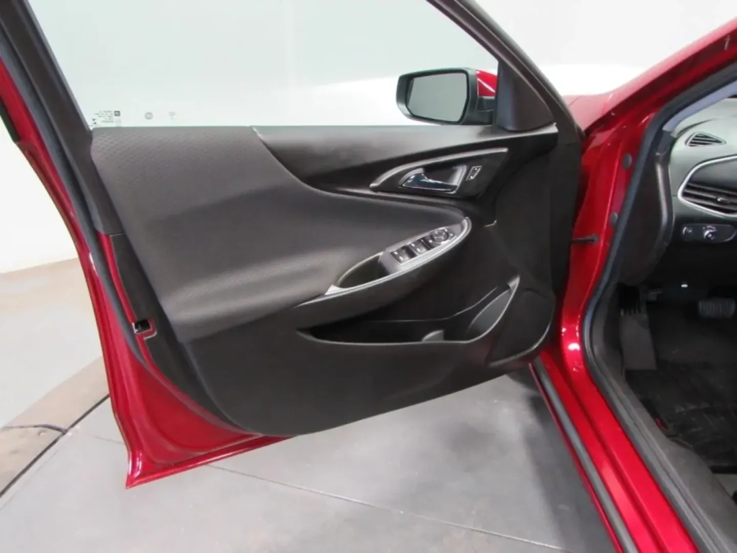 2021 /Jet Black Chevrolet Malibu RS (1G1ZG5ST4MF) with an 1.5L L4 DOHC 16V engine, Automatic transmission, located at 12836 Highway 21, De Soto, MO, 63020, (636) 337-7777, 38.151867, -90.575615 - Set up for the real world-school drop-offs, a daily commute down Hwy 21, and spontaneous weekend drives through Jefferson County-this 2021 Chevrolet Malibu RS is the kind of sporty, efficient sedan that fits a busy lifestyle without stretching your budget. With its bold Red exterior, sleek RS stylin - Photo#11