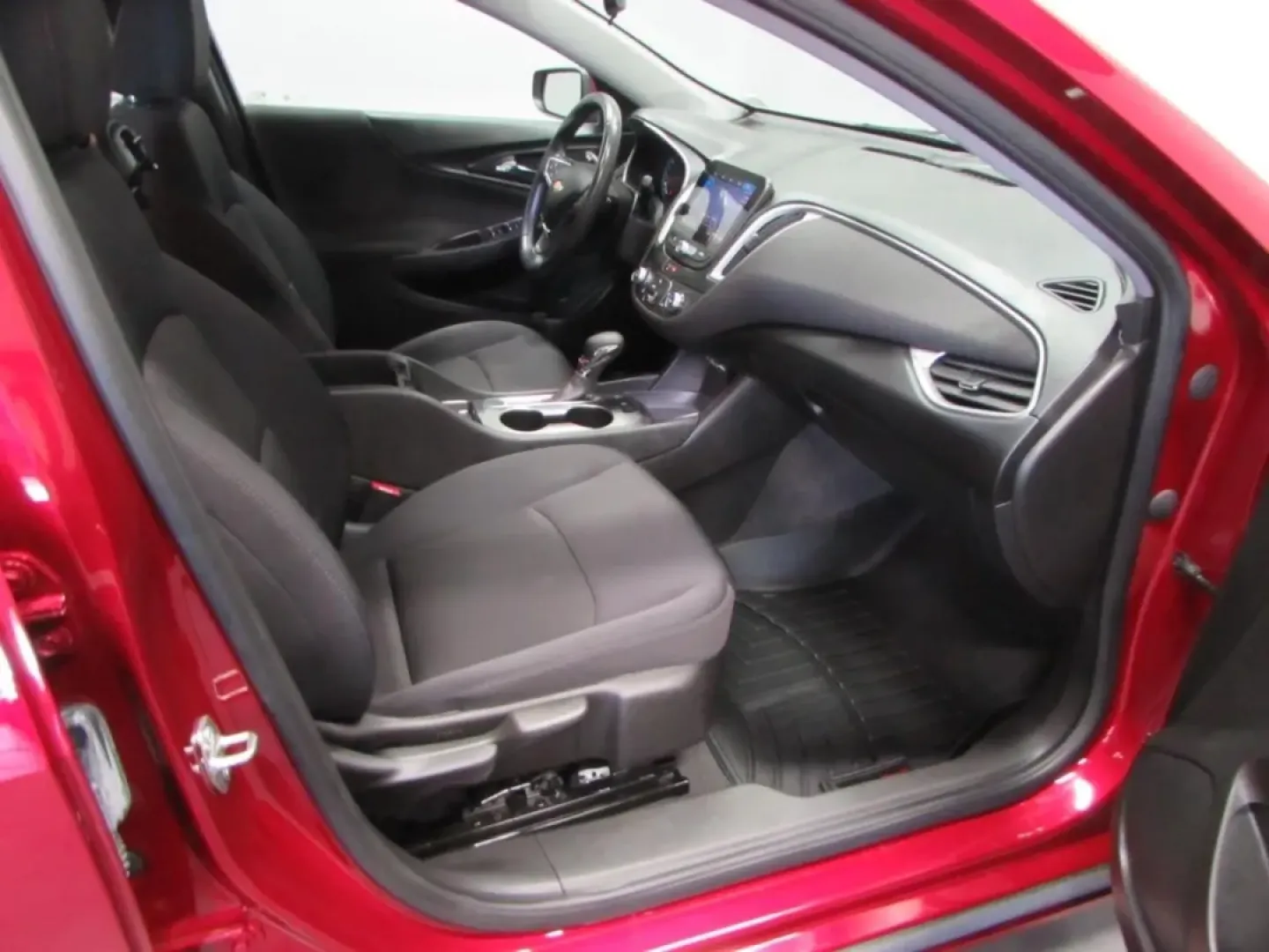 2021 /Jet Black Chevrolet Malibu RS (1G1ZG5ST4MF) with an 1.5L L4 DOHC 16V engine, Automatic transmission, located at 12836 Highway 21, De Soto, MO, 63020, (636) 337-7777, 38.151867, -90.575615 - Set up for the real world-school drop-offs, a daily commute down Hwy 21, and spontaneous weekend drives through Jefferson County-this 2021 Chevrolet Malibu RS is the kind of sporty, efficient sedan that fits a busy lifestyle without stretching your budget. With its bold Red exterior, sleek RS stylin - Photo#25