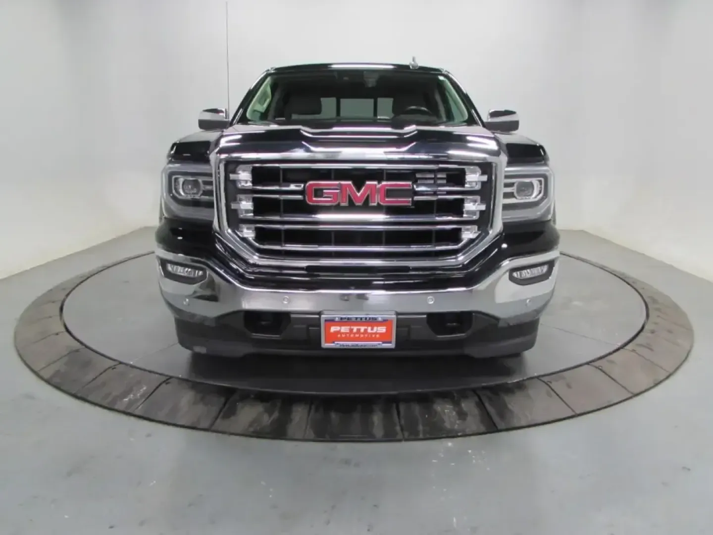 2018 /Cocoa/Dune GMC Sierra 1500 SLT (3GTU2NEC1JG) with an 5.3L V8 OHV 16V engine, 6A transmission, located at 12830 Highway 21, De Soto, MO, 63020, (636) 337-7777, 38.153099, -90.573624 - Need a truck that can handle weekday commutes in Jefferson County, weekend projects at home, and a spur-of-the-moment getaway down Highway 21? This 2018 GMC Sierra 1500 SLT Crew Cab 4WD is built for real life-comfortable enough for long drives, capable enough for tough jobs, and refined enough to fe - Photo#1
