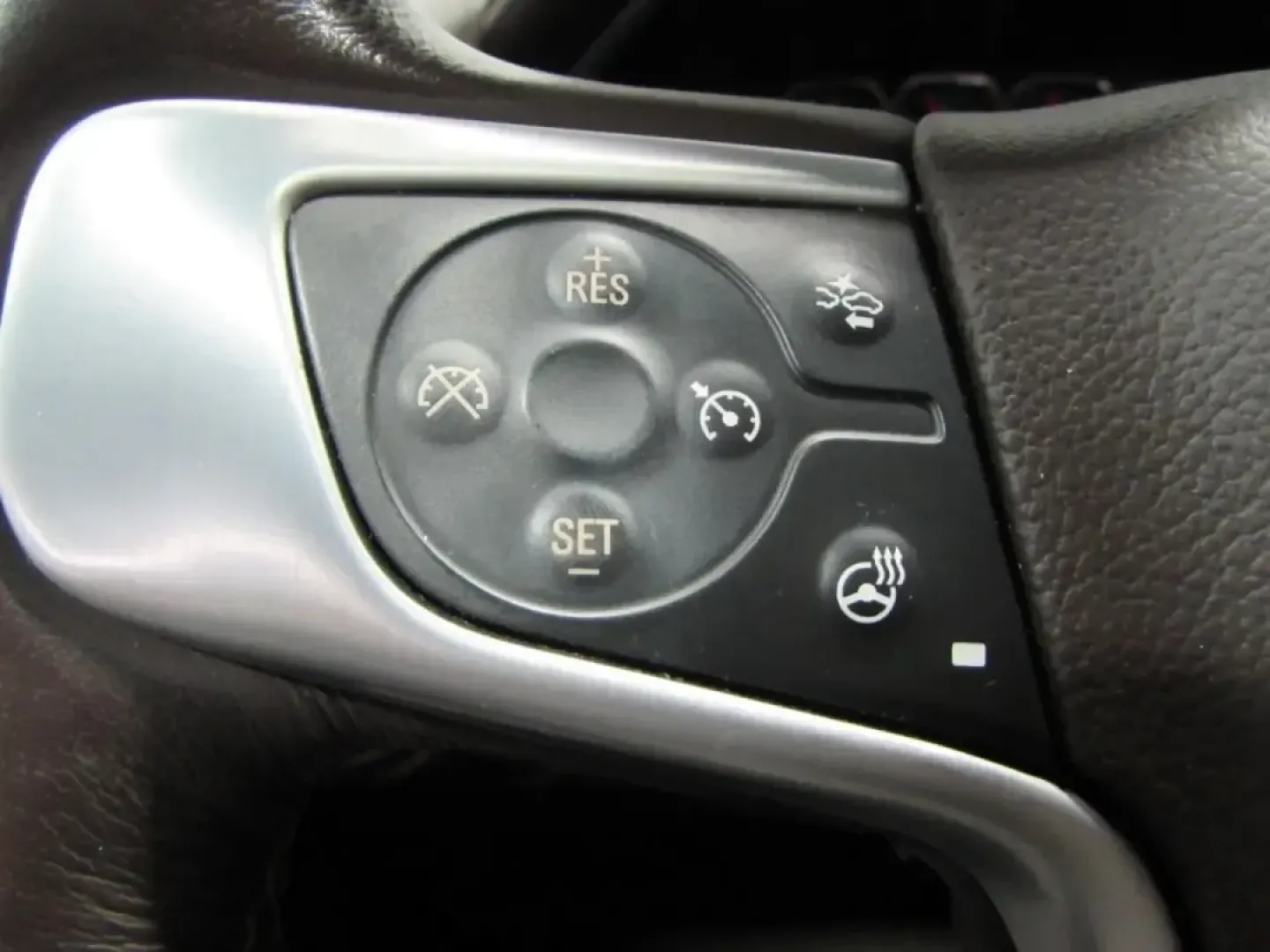 2018 /Cocoa/Dune GMC Sierra 1500 SLT (3GTU2NEC1JG) with an 5.3L V8 OHV 16V engine, 6A transmission, located at 12830 Highway 21, De Soto, MO, 63020, (636) 337-7777, 38.153099, -90.573624 - Need a truck that can handle weekday commutes in Jefferson County, weekend projects at home, and a spur-of-the-moment getaway down Highway 21? This 2018 GMC Sierra 1500 SLT Crew Cab 4WD is built for real life-comfortable enough for long drives, capable enough for tough jobs, and refined enough to fe - Photo#24