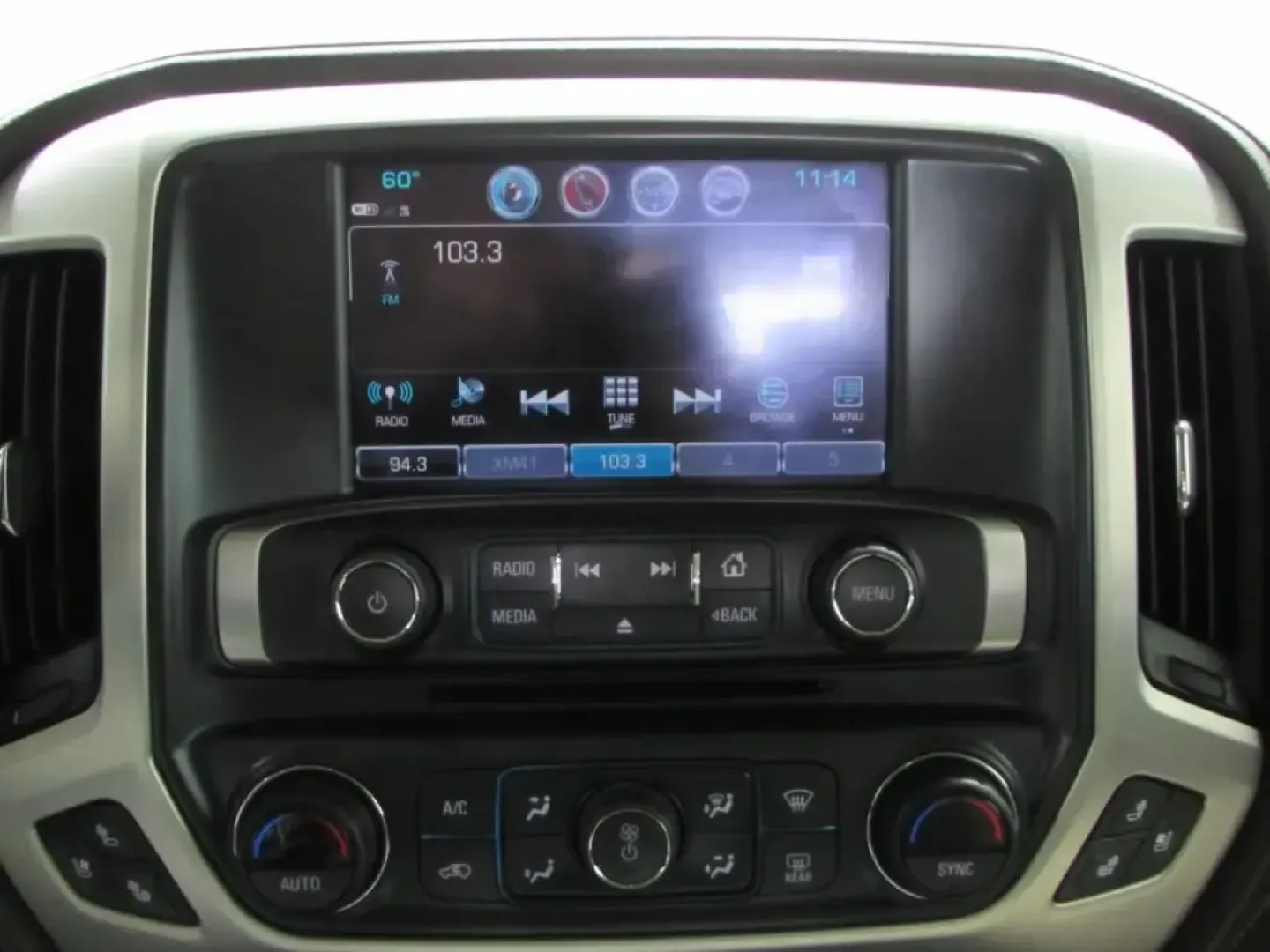 2018 /Cocoa/Dune GMC Sierra 1500 SLT (3GTU2NEC1JG) with an 5.3L V8 OHV 16V engine, 6A transmission, located at 12830 Highway 21, De Soto, MO, 63020, (636) 337-7777, 38.153099, -90.573624 - Need a truck that can handle weekday commutes in Jefferson County, weekend projects at home, and a spur-of-the-moment getaway down Highway 21? This 2018 GMC Sierra 1500 SLT Crew Cab 4WD is built for real life-comfortable enough for long drives, capable enough for tough jobs, and refined enough to fe - Photo#27