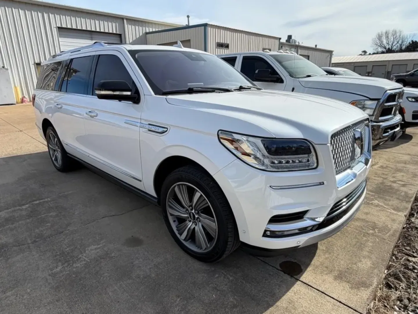 2018 /Cappuccino Leather Lincoln Navigator L Reserve (5LMJJ3LT8JE) with an 3.5L Twin-Turbocharged V6 engine, Automatic transmission, located at 970 Woodlawn Dr., Farmington, MO, 63640, (573) 431-7800, 37.825642, -90.468674 - Whether you're hauling the whole family to weekend tournaments, packing up for a road trip to the Ozarks, or simply wanting a confident daily driver that feels first-class, this 2018 Lincoln Navigator L Reserve is built for big plans and long miles in total comfort. With its extended-length SUV body - Photo#1