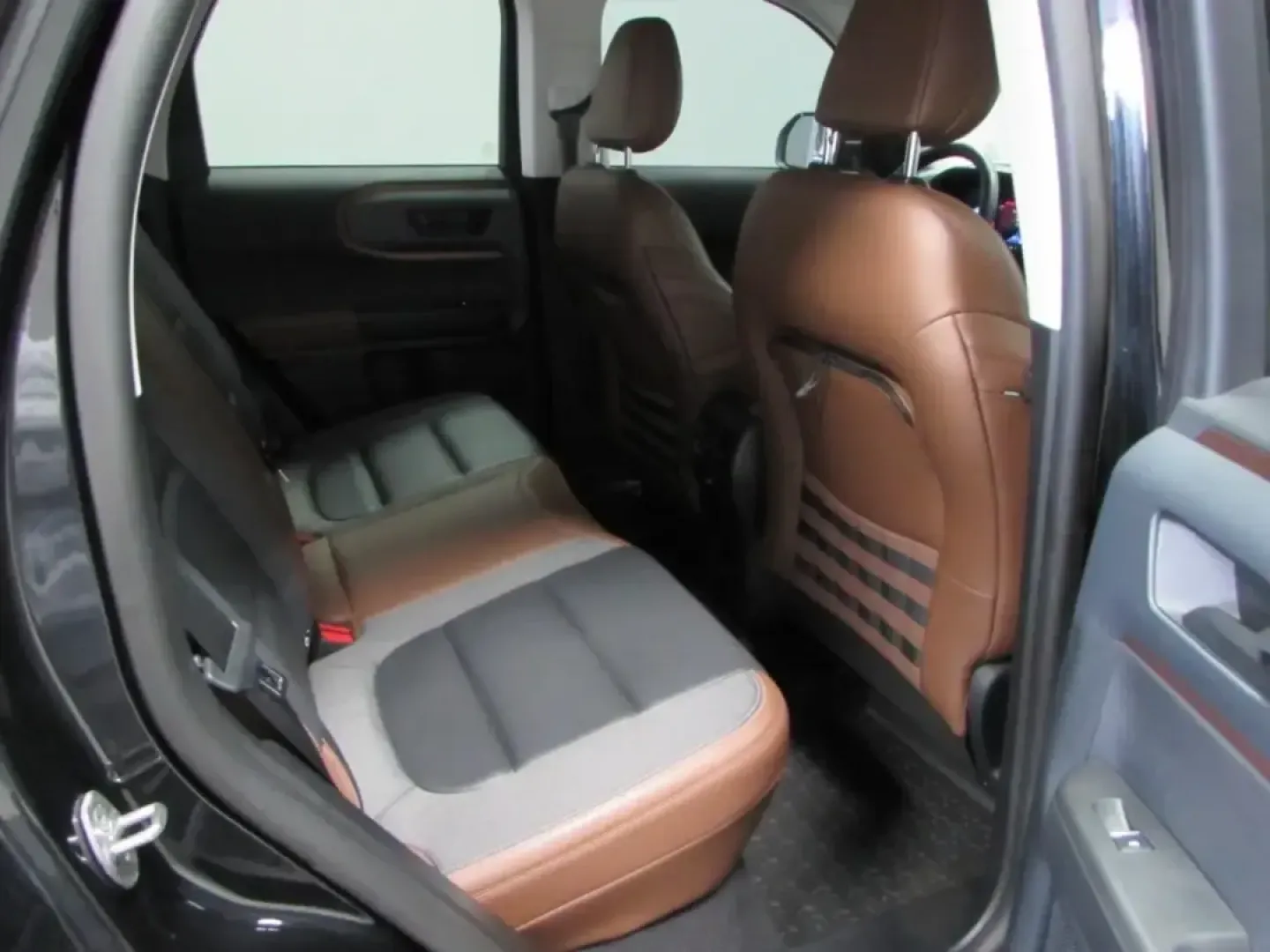 2021 /Ebony/Brown Ford Bronco Sport Outer Banks (3FMCR9C69MR) with an 1.5L L3 engine, Automatic transmission, located at 12830 Highway 21, De Soto, MO, 63020, (636) 337-7777, 38.153099, -90.573624 - Weekday commutes down Highway 21, weekend escapes to Washington State Park, or a spontaneous road trip along I55-this 2021 Ford Bronco Sport Outer Banks is built for Missouri life when you want one SUV that can do it all. With Four Wheel Drive and a confident, easy-to-drive size, it's a smart pick f - Photo#18