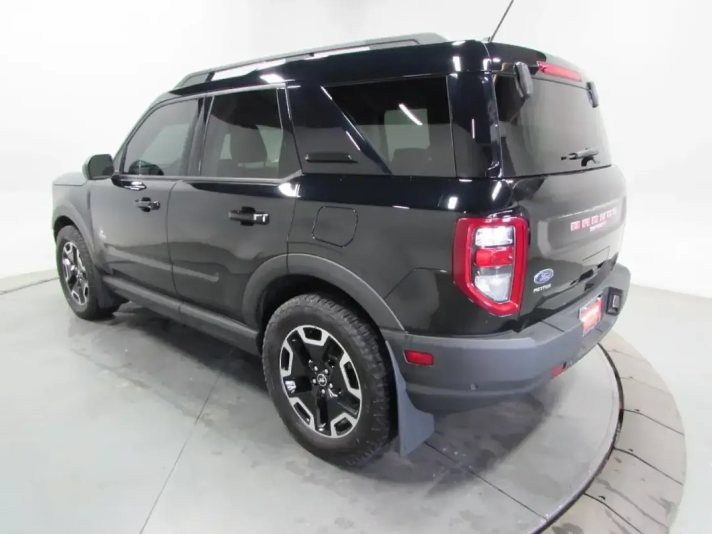 2021 /Ebony/Brown Ford Bronco Sport Outer Banks (3FMCR9C69MR) with an 1.5L L3 engine, Automatic transmission, located at 12830 Highway 21, De Soto, MO, 63020, (636) 337-7777, 38.153099, -90.573624 - Weekday commutes down Highway 21, weekend escapes to Washington State Park, or a spontaneous road trip along I55-this 2021 Ford Bronco Sport Outer Banks is built for Missouri life when you want one SUV that can do it all. With Four Wheel Drive and a confident, easy-to-drive size, it's a smart pick f - Photo#4