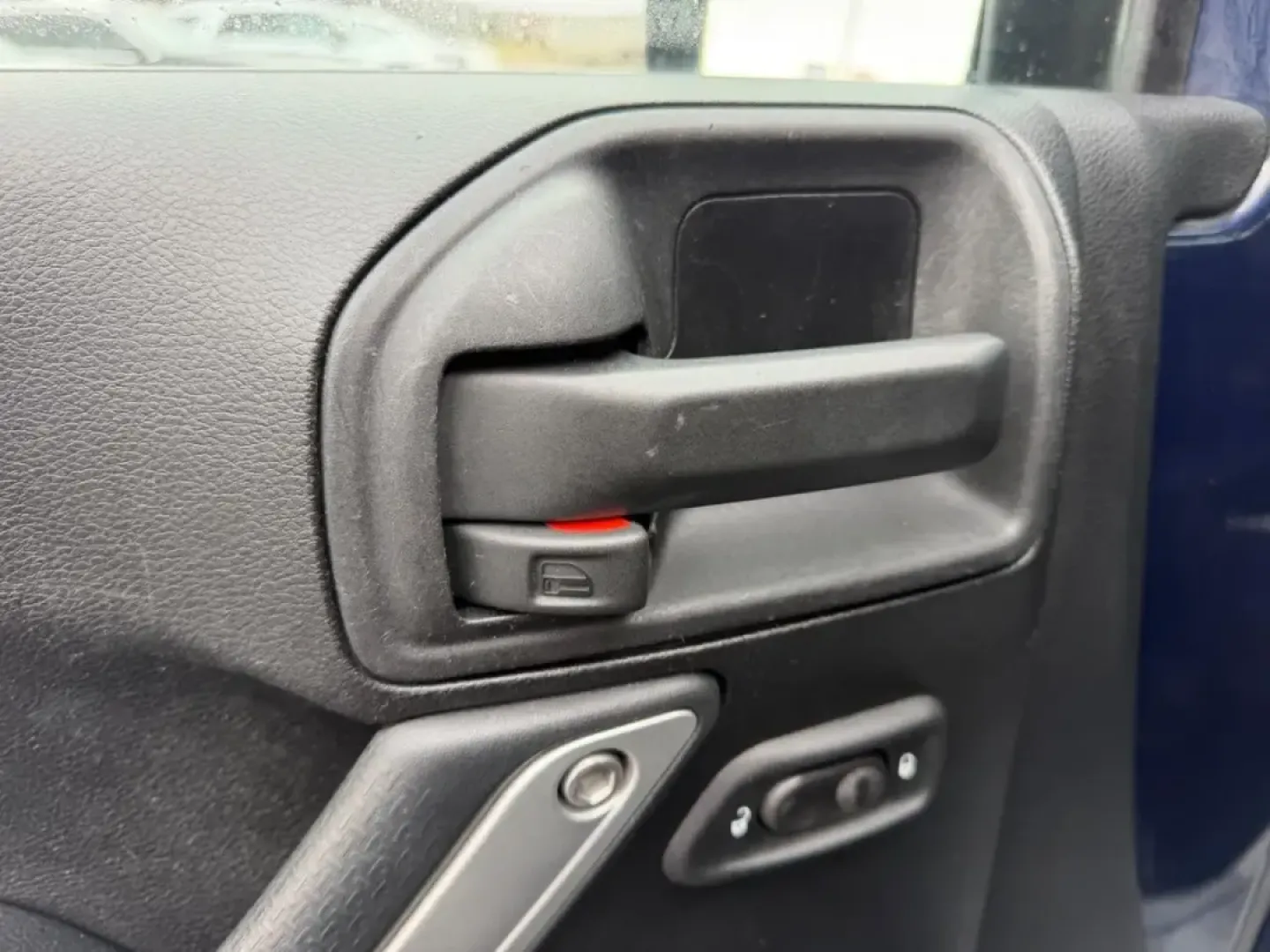 2013 /Black Interior Leather Trimmed Jeep Wrangler Unlimited Freedom Edition (1C4BJWDG7DL) with an 3.6L SMPI 24V VVT V6 engine, Automatic transmission, located at 970 Woodlawn Dr., Farmington, MO, 63640, (573) 431-7800, 37.825642, -90.468674 - Weekend trail runs, summer float trips, and spontaneous road trips down Highway 67 feel a lot more possible when your SUV is built for adventure and everyday practicality. This 2013 Jeep Wrangler Unlimited Freedom Edition is the kind of vehicle that fits an active Missouri lifestyle-roomy enough for - Photo#17