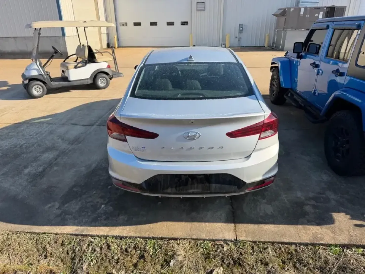 2020 /Black Cloth Hyundai Elantra SEL (5NPD84LFXLH) with an 2.0L DOHC 16V 4-Cylinder D-CVVT MPI engine, Automatic transmission, located at 970 Woodlawn Dr., Farmington, MO, 63640, (573) 431-7800, 37.825642, -90.468674 - If your days are packed with long commutes, quick school drop-offs, and the occasional weekend escape down Highway 67, this 2020 Hyundai Elantra SEL is the kind of sedan that fits real life-easy to park, efficient on fuel, and comfortable enough to make every mile feel simpler. It's a smart pick for - Photo#3