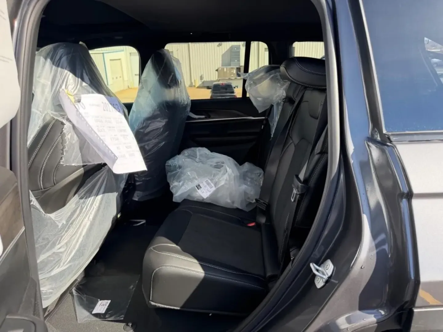 2026 /Global Black Leather Jeep Grand Cherokee Laredo (1C4RJHARXTC) with an 2.0L engine, 8A transmission, located at 970 Woodlawn Dr., Farmington, MO, 63640, (573) 431-7800, 37.825642, -90.468674 - Whether your weekends are spent packing up for a family getaway to St. Joe State Park, commuting down US-67, or chasing fall colors along the backroads near Farmington, the 2026 Jeep Grand Cherokee Laredo is built for the do-it-all lifestyle. With just 43 miles, this Balti Gray SUV feels practically - Photo#9