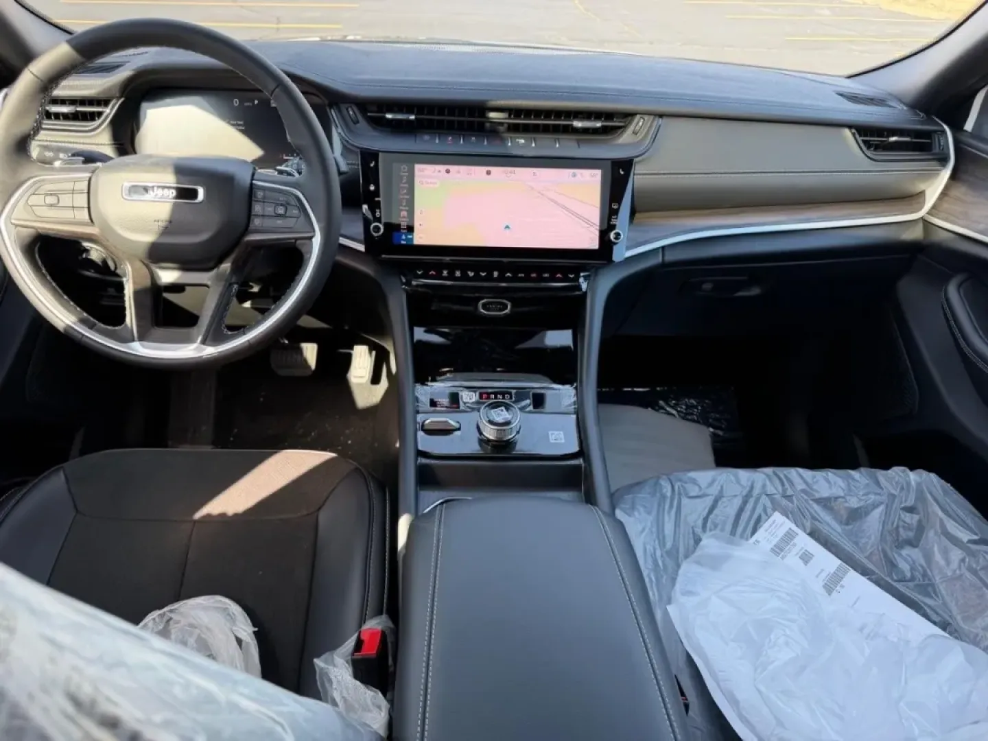 2026 /Global Black Leather Jeep Grand Cherokee Laredo (1C4RJHARXTC) with an 2.0L engine, 8A transmission, located at 970 Woodlawn Dr., Farmington, MO, 63640, (573) 431-7800, 37.825642, -90.468674 - Whether your weekends are spent packing up for a family getaway to St. Joe State Park, commuting down US-67, or chasing fall colors along the backroads near Farmington, the 2026 Jeep Grand Cherokee Laredo is built for the do-it-all lifestyle. With just 43 miles, this Balti Gray SUV feels practically - Photo#11