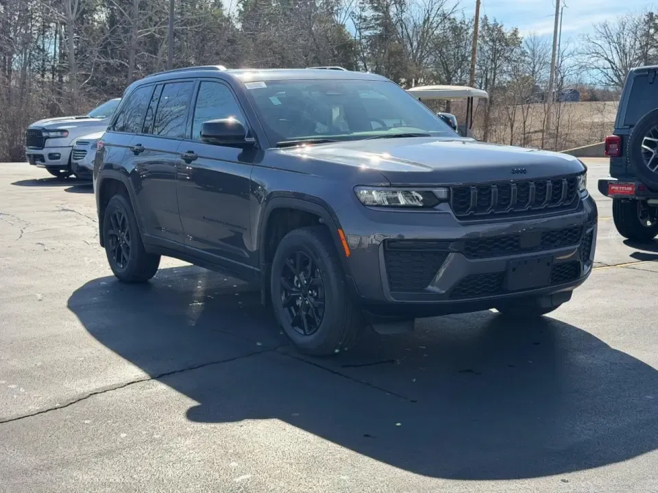 photo of 2026 Jeep Grand Cherokee Laredo