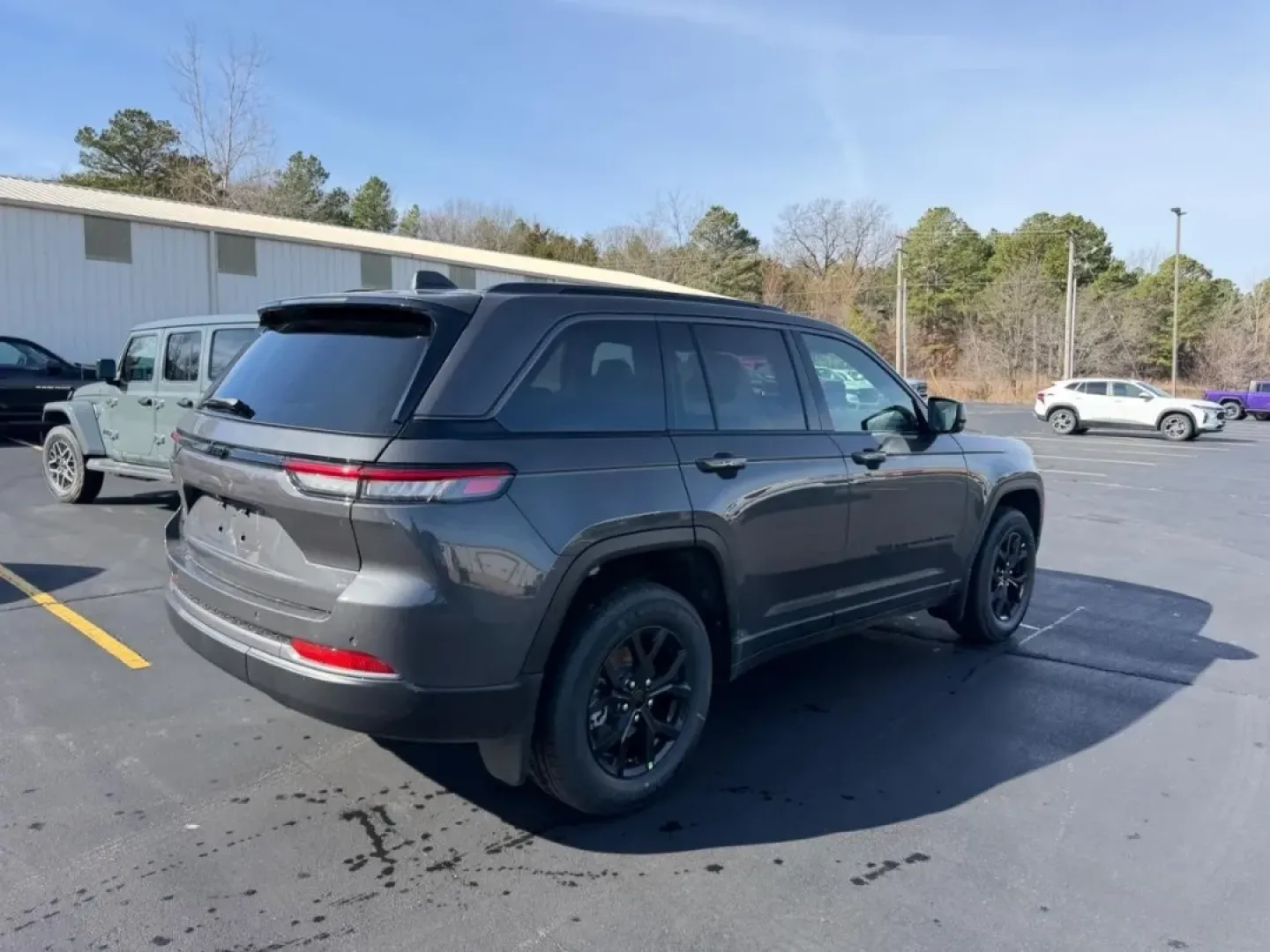 2026 /Global Black Leather Jeep Grand Cherokee Laredo (1C4RJHARXTC) with an 2.0L engine, 8A transmission, located at 970 Woodlawn Dr., Farmington, MO, 63640, (573) 431-7800, 37.825642, -90.468674 - Whether your weekends are spent packing up for a family getaway to St. Joe State Park, commuting down US-67, or chasing fall colors along the backroads near Farmington, the 2026 Jeep Grand Cherokee Laredo is built for the do-it-all lifestyle. With just 43 miles, this Balti Gray SUV feels practically - Photo#2