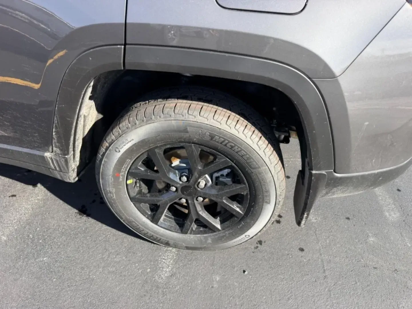 2026 /Global Black Leather Jeep Grand Cherokee Laredo (1C4RJHARXTC) with an 2.0L engine, 8A transmission, located at 970 Woodlawn Dr., Farmington, MO, 63640, (573) 431-7800, 37.825642, -90.468674 - Whether your weekends are spent packing up for a family getaway to St. Joe State Park, commuting down US-67, or chasing fall colors along the backroads near Farmington, the 2026 Jeep Grand Cherokee Laredo is built for the do-it-all lifestyle. With just 43 miles, this Balti Gray SUV feels practically - Photo#6