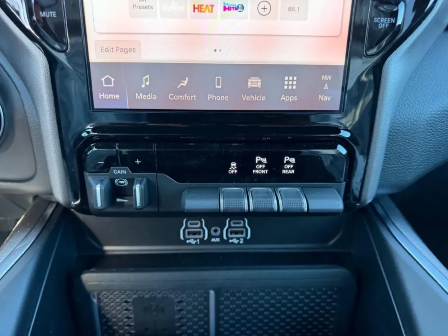 2026 /Diesel Gray/Black Cloth Ram 1500 Big Horn/Lone Star (1C6SRFFT5TN) with an 5.7L engine, 8A transmission, located at 970 Woodlawn Dr., Farmington, MO, 63640, (573) 431-7800, 37.825642, -90.468674 - Whether your weekends are spent hauling a boat to the lake, tackling home-improvement runs, or loading up the family for a road trip through the Ozarks, the **2026 Ram 1500 Big Horn/Lone Star** is built for real life-comfortable enough for long drives, capable enough for hard work, and refined enoug - Photo#16