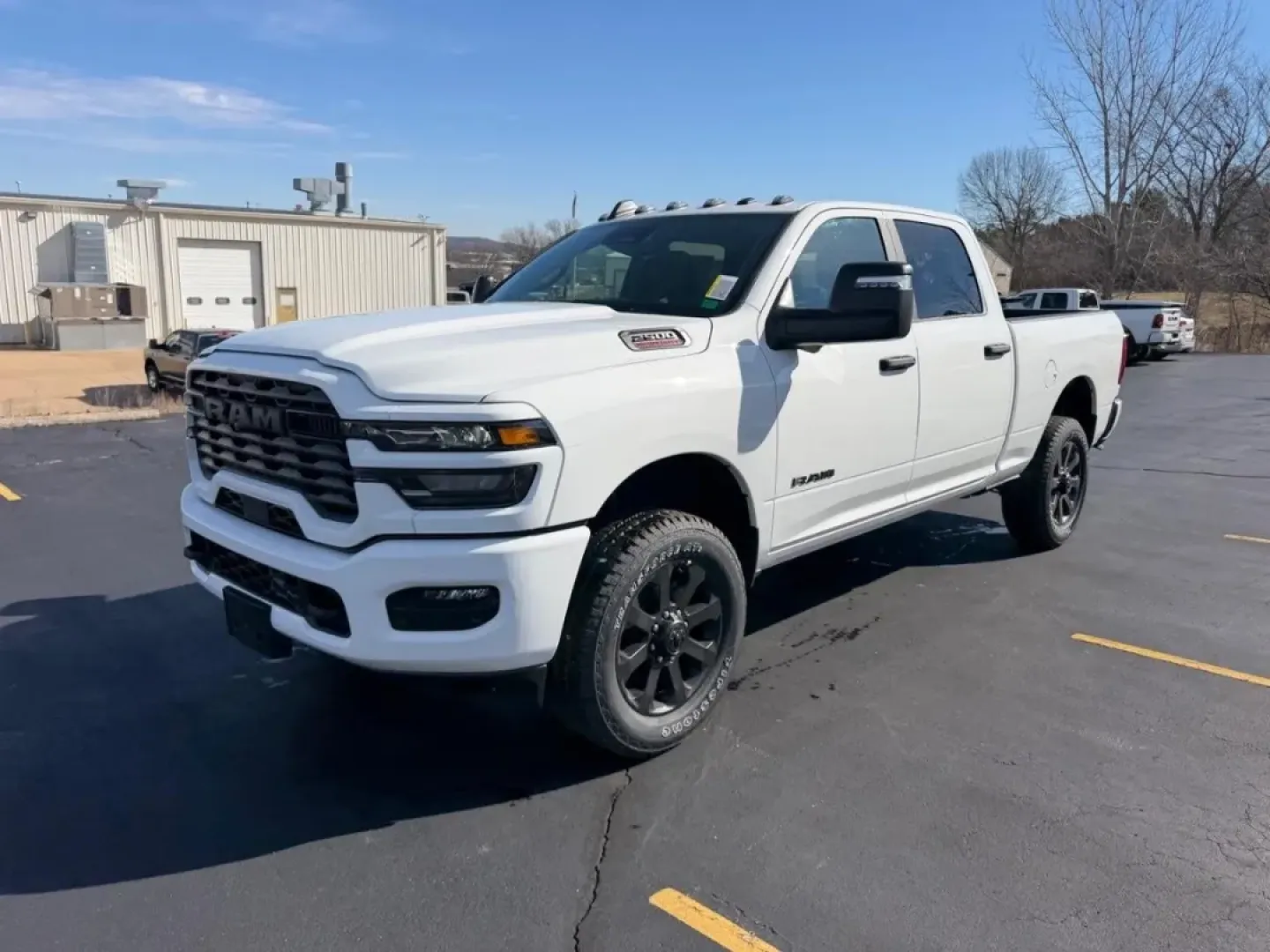 2026 /Diesel Gray/Black Cloth Ram 2500 Big Horn (3C6UR5DJ4TG) with an 6.4L V8 HEMI HD engine, 6A transmission, located at 970 Woodlawn Dr., Farmington, MO, 63640, (573) 431-7800, 37.825642, -90.468674 - Built for big weekends and bigger workloads, this nearly new 2026 Ram 2500 Big Horn is the kind of heavy-duty truck that makes life in Southeast Missouri easier-whether you're towing a camper for a long-overdue road trip, hauling materials to a job site, or gearing up for a family adventure at St. J - Photo#6
